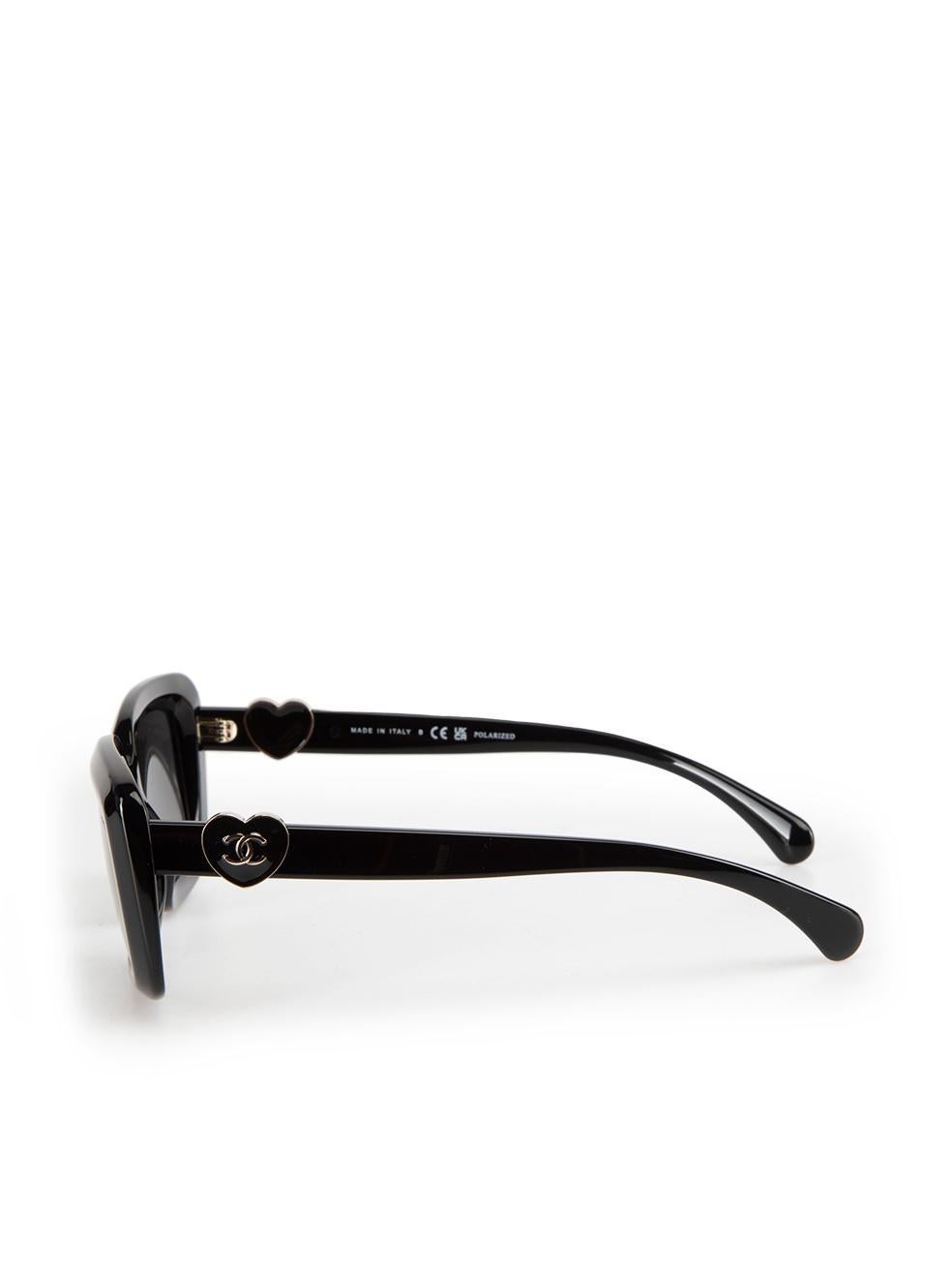 Chanel Black Heart Logo Rectangle Sunglasses For Sale 1