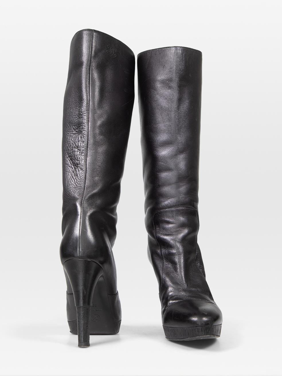Chanel Black Heeled Knee High Leather Boots Size IT 39.5 In Good Condition For Sale In London, GB