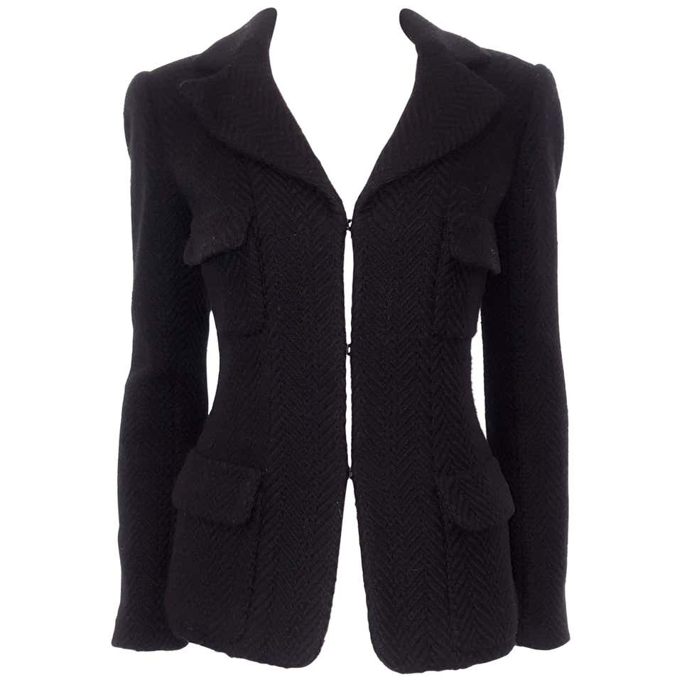 Chanel Black Herringbone Wool 2006 Fall Collection Jacket 40 For Sale ...