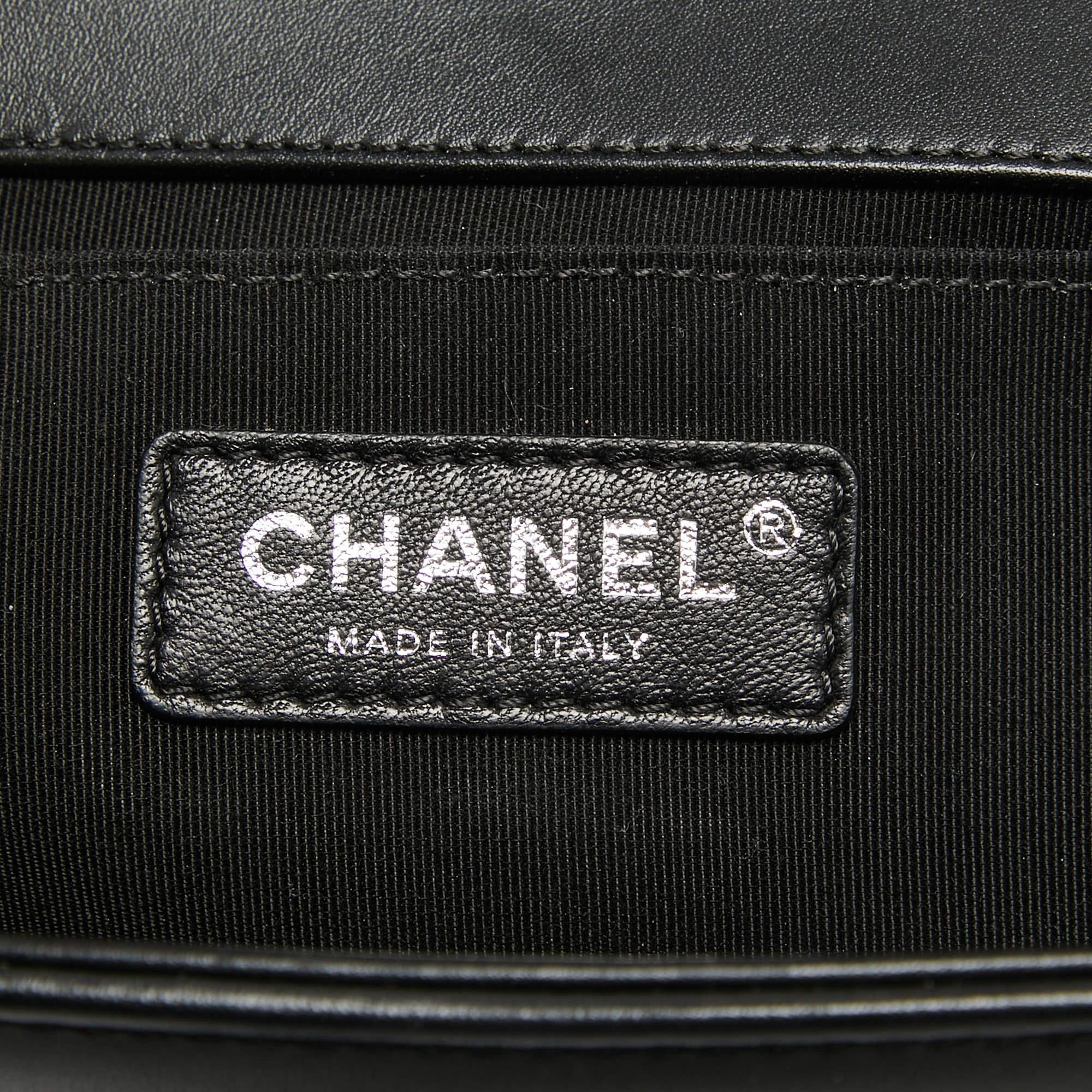 Women's or Men's Chanel Black/Holographic Chevron Leather Medium Boy Flap Bag For Sale