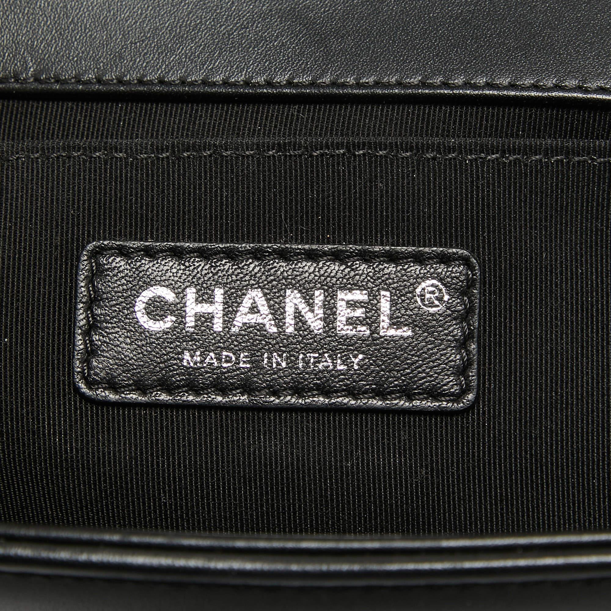 Chanel Black/Holographic Chevron Leather Medium Boy Flap Bag For Sale 3