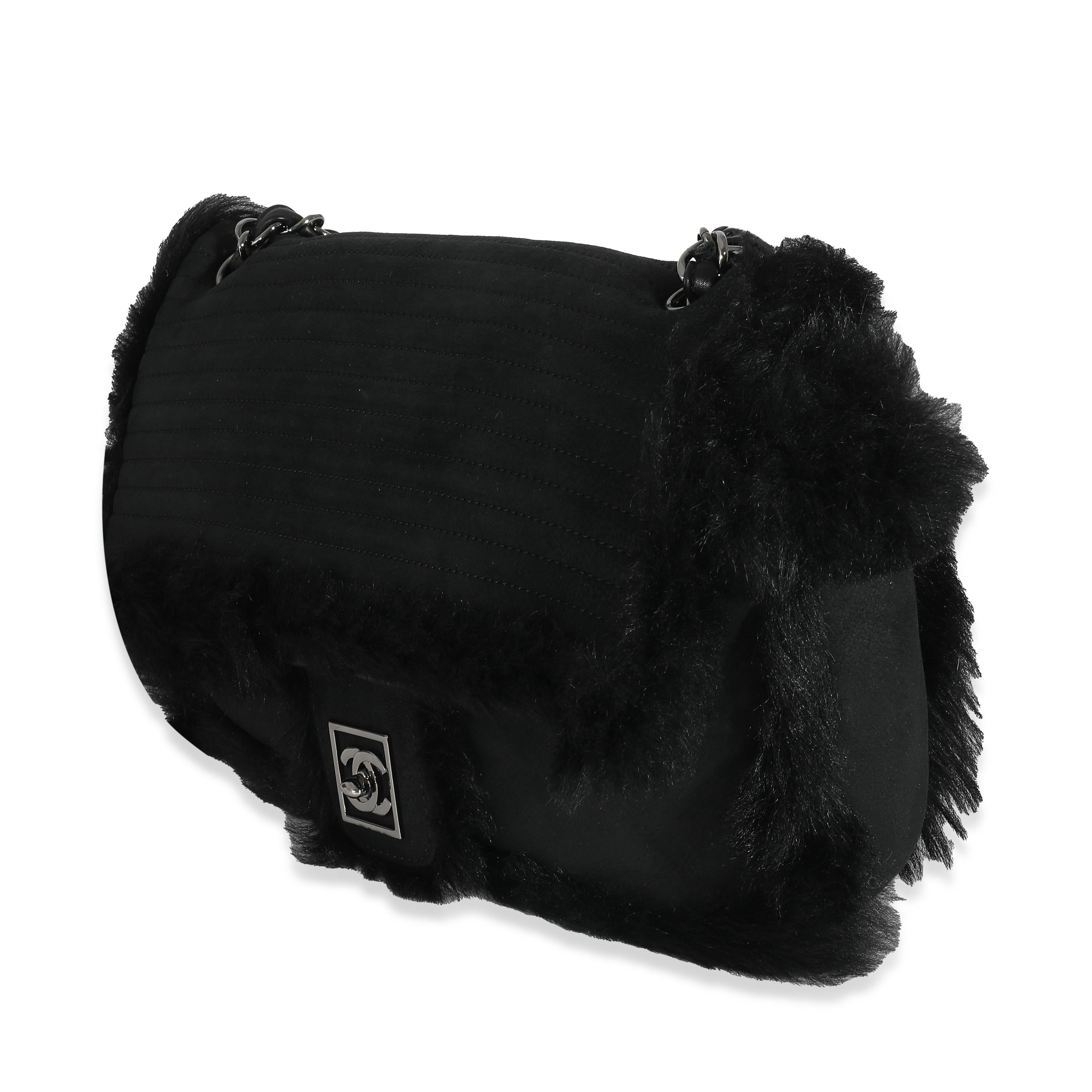 Women's or Men's Chanel Black Horizontal Stitch Shearling CC Flap Bag