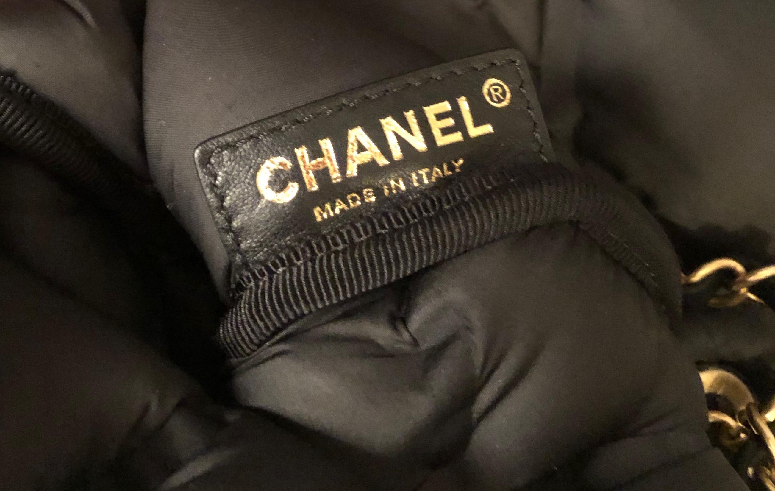 Chanel Black Iridescent Leather Jumbo Chesterfield Bag 4