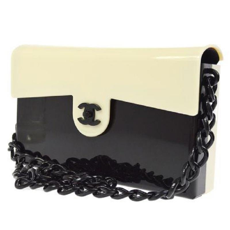 CHANEL Negro Marfil Duro Tarde Plástico Pequeña Tarde Hombro Solapa Bolsa en Bueno estado para la venta en Chicago, IL