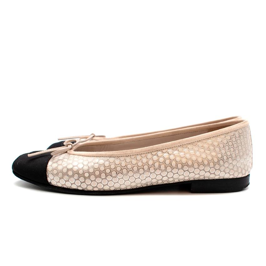 Chanel Black & Ivory Metallic Spotted Ballerina Flats - Size EU 36.5 For Sale 2