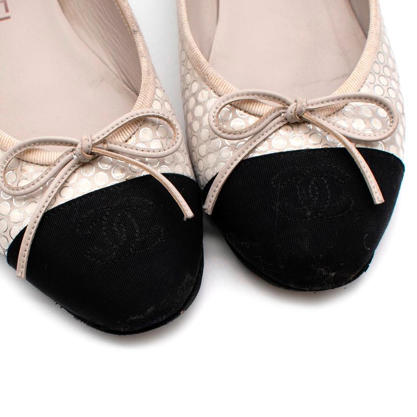 Chanel Black & Ivory Metallic Spotted Ballerina Flats - Size EU 36.5 For Sale 3