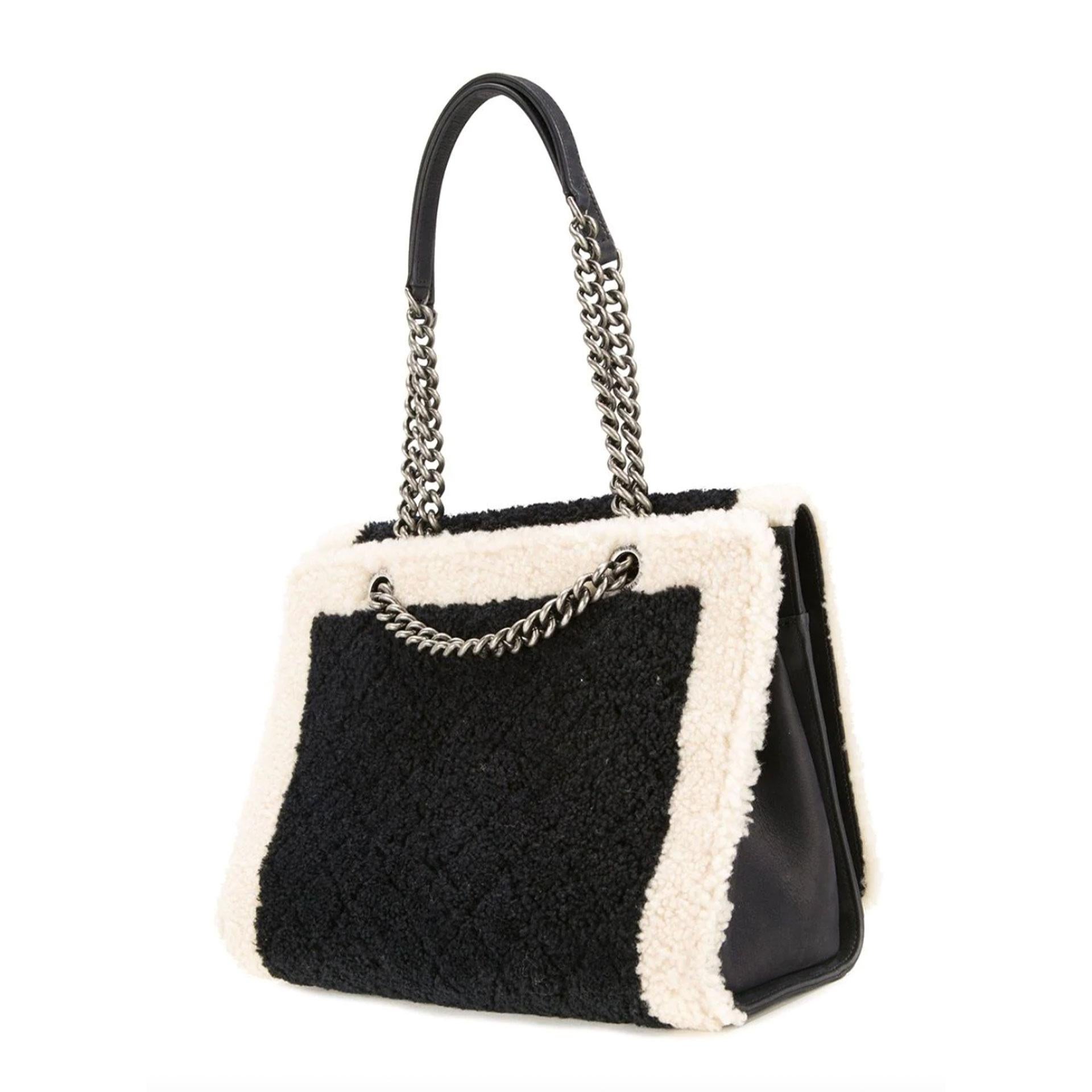 Chanel 2015 Two Tone Black Ivory Plush Shearling Large Boy Shopping Tote Bag en vente 4