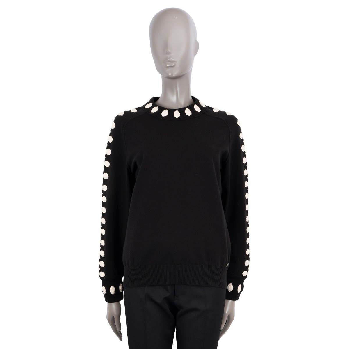 Women's CHANEL black & ivory wool 2015 15B CAMELLIA APPLICATION Sweater 38 S For Sale