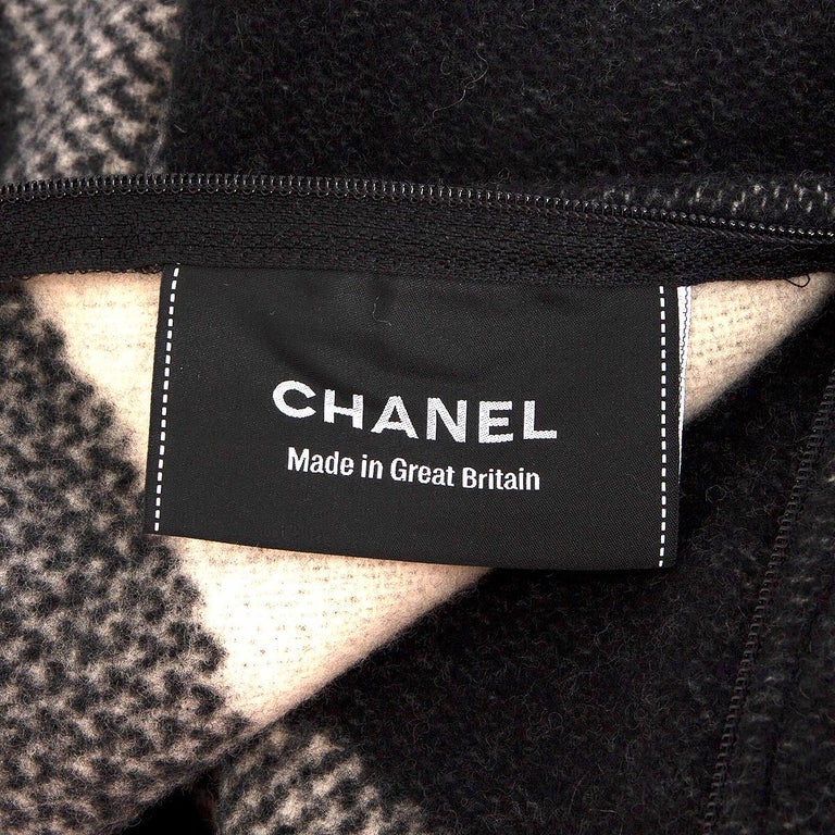CHANEL black & ivory wool & cashmere THROW BLANKET & PILLOW CASE