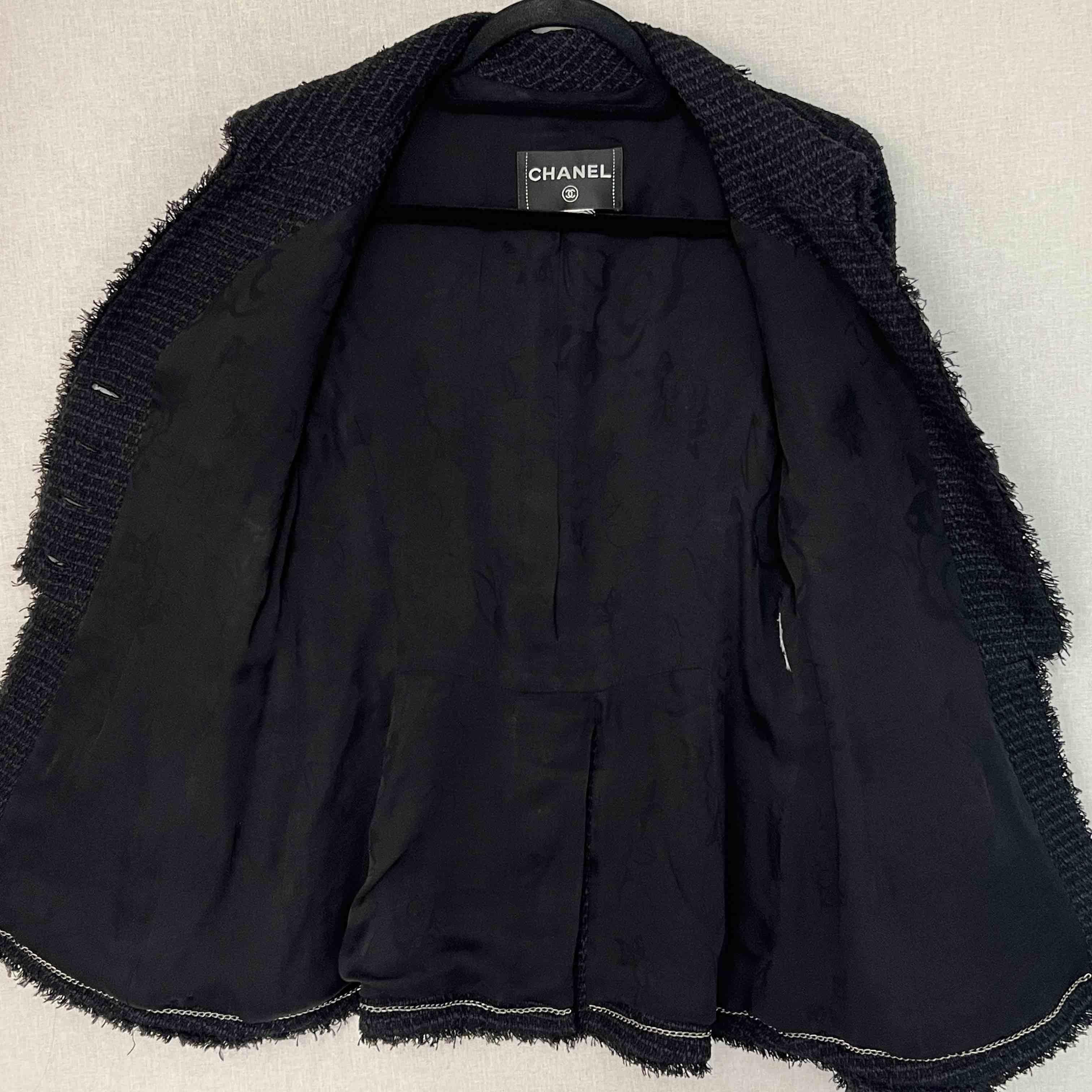 CHANEL Black Jacket in Tweed Size 38fr 3