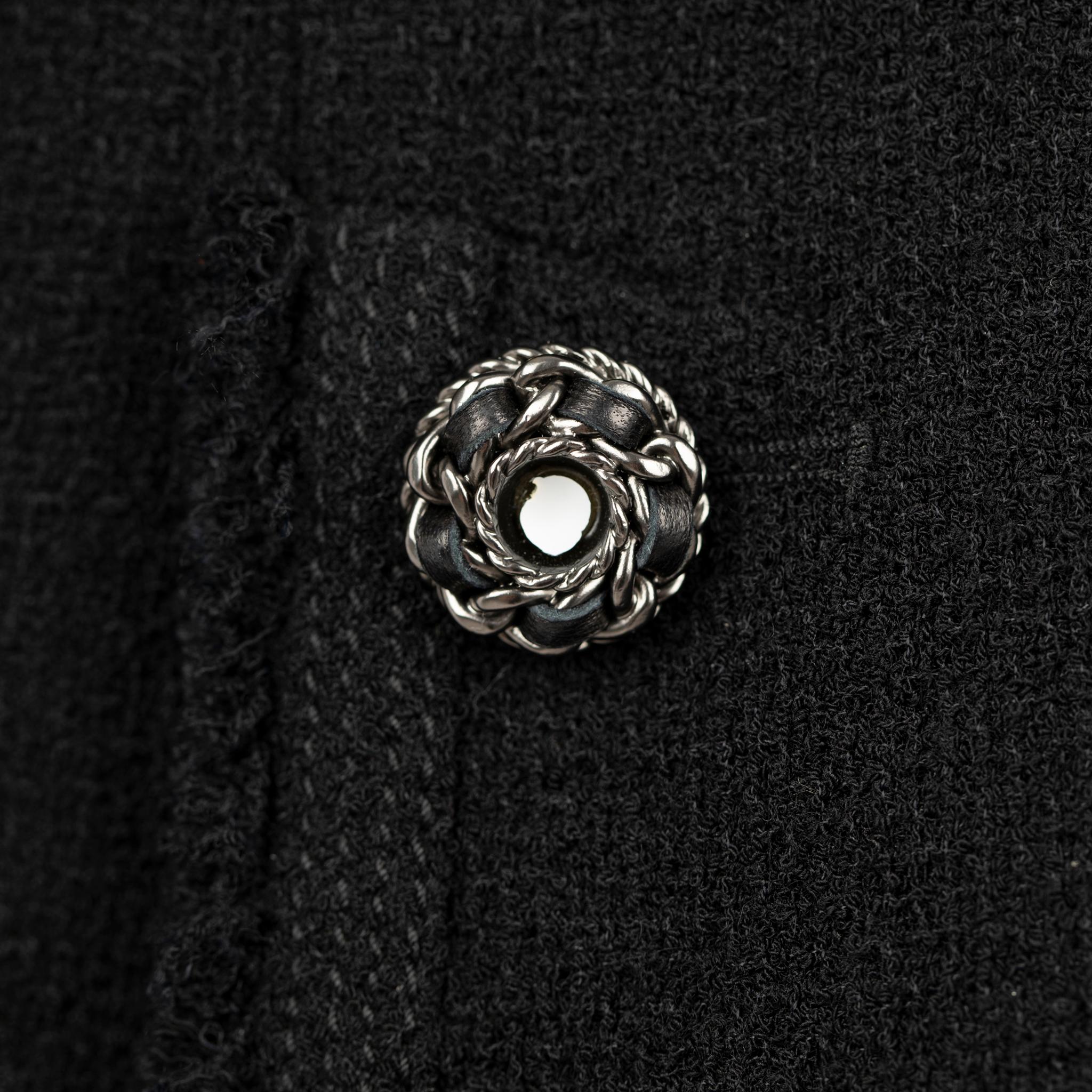 Chanel Black Jacket With Ruthenium Buttons

Brand:

Chanel

Product:

Chanel Black Jacket With Ruthenium Buttons

Size:

36 Fr

Colour:

Black

Material:

Wool 85%, Polyamide 15%

Product Code:

P37602V21840

Condition:

Preloved;
