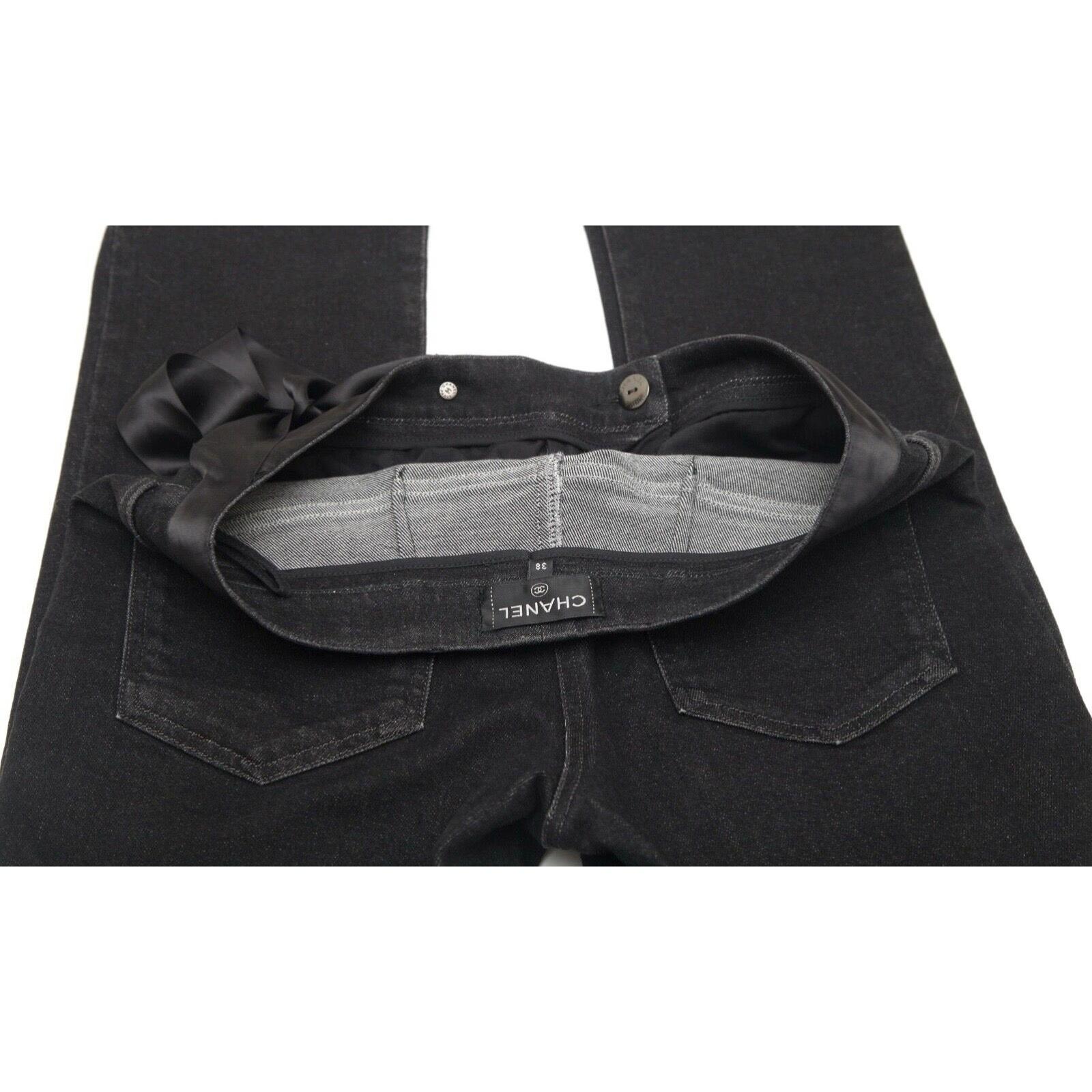 CHANEL Jeans Noir Denim Straight Leg Mid-Rise Belt Rome Pockets Sz 38 en vente 6