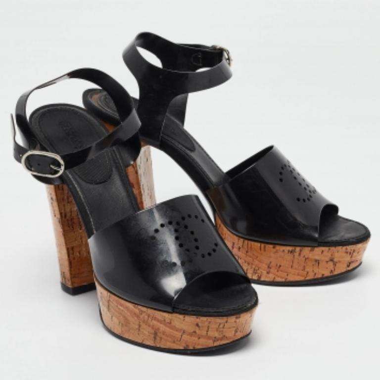 Chanel Black Jelly CC Cork Platform Ankle Strap Sandals Size 39 en vente 1