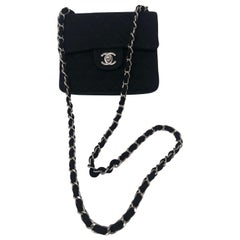 Chanel - Mini sac en jersey de coton noir