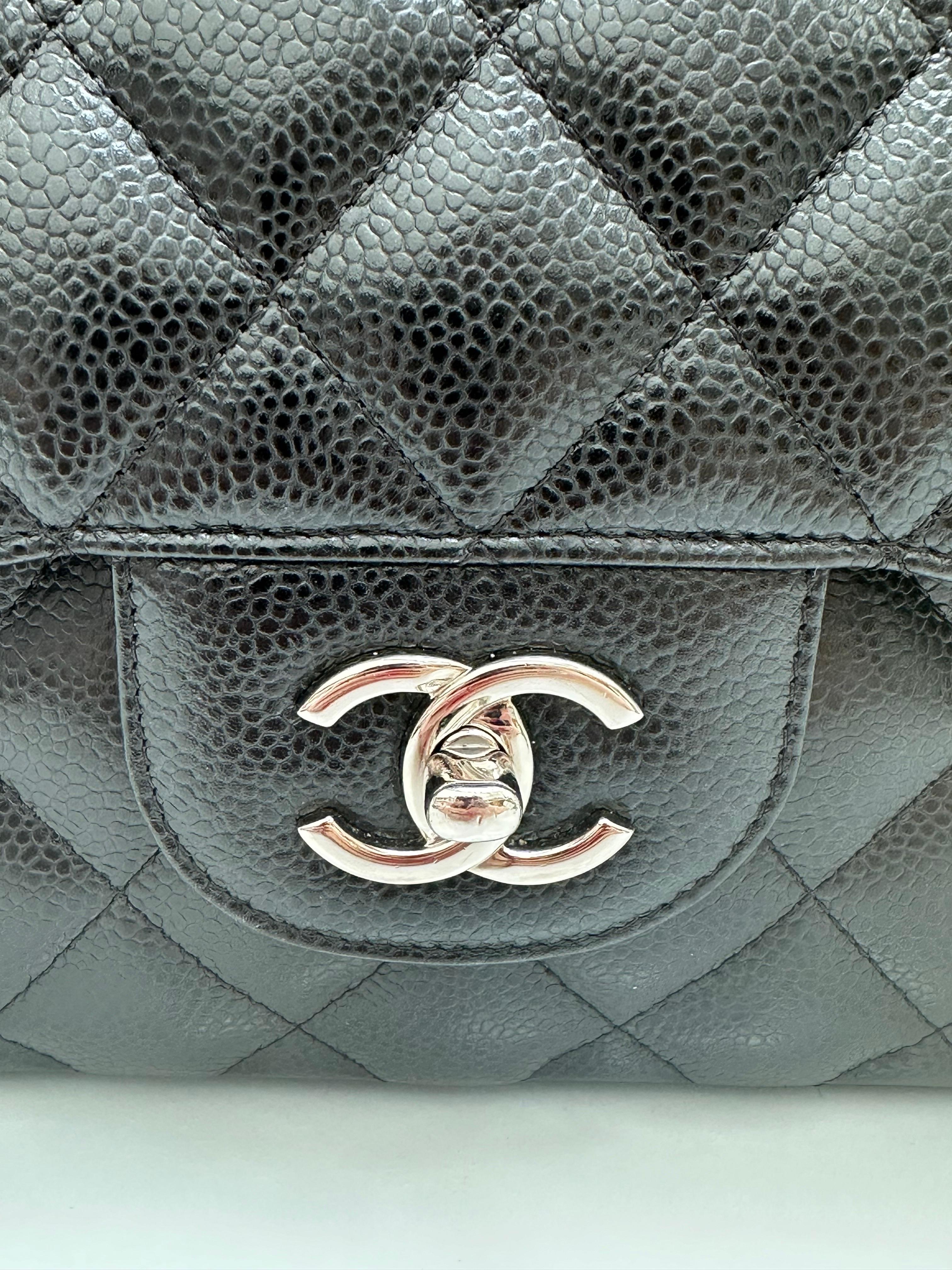 Chanel Schwarz Jumbo Classic Double Flap Gesteppt Kaviar Silberne Hardware im Angebot 6