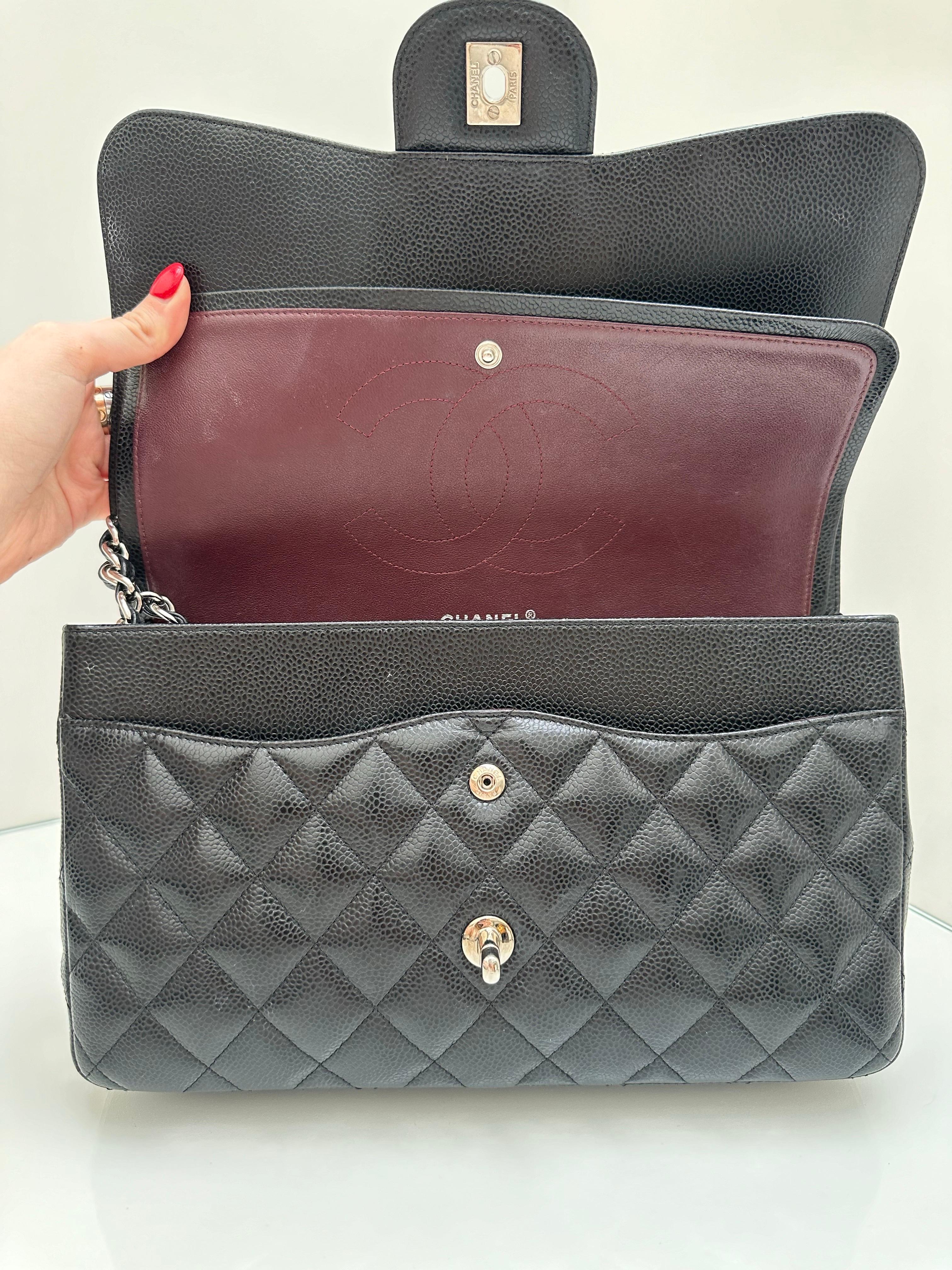 Chanel Schwarz Jumbo Classic Double Flap Gesteppt Kaviar Silberne Hardware im Angebot 7