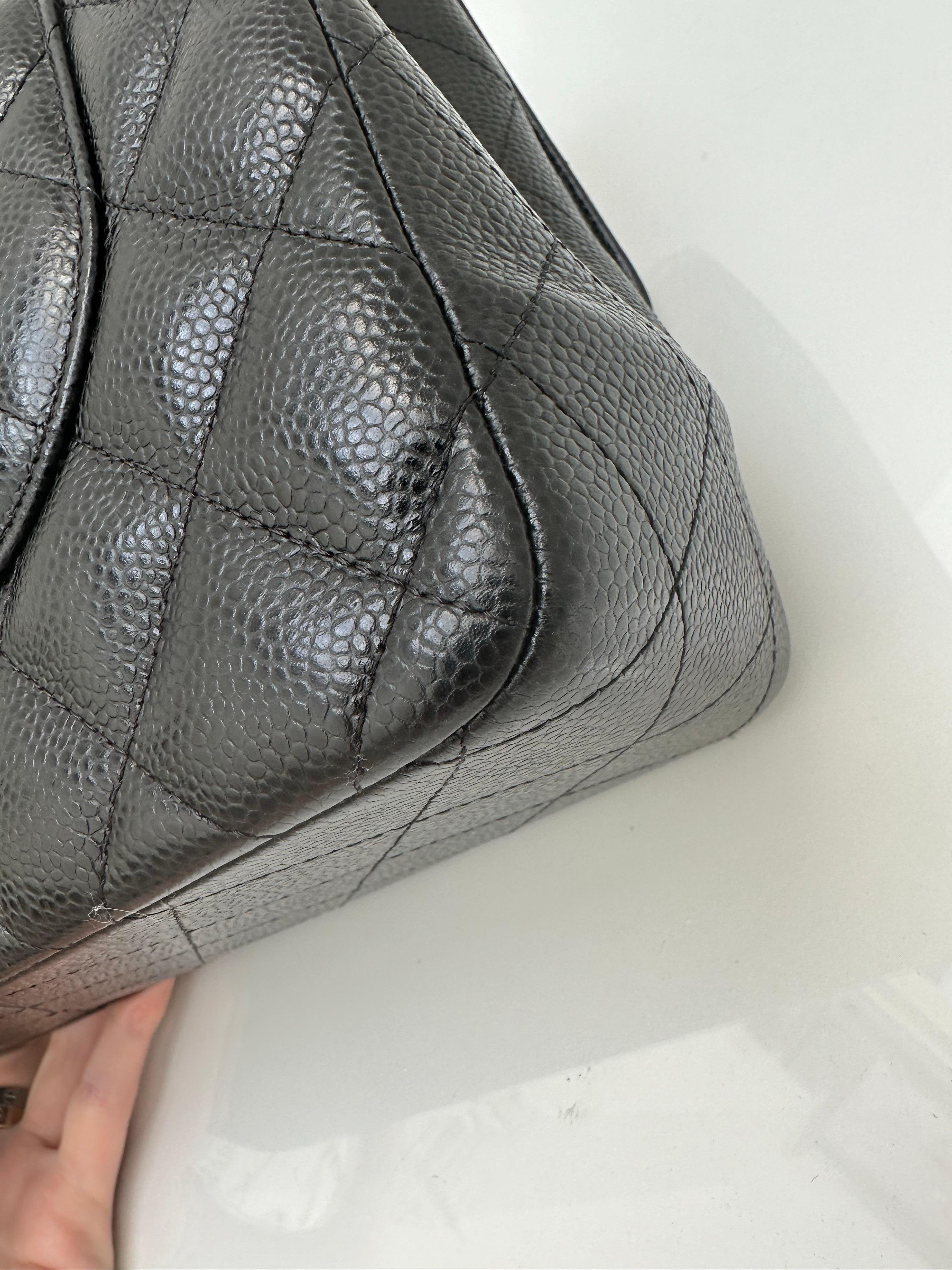 Chanel Schwarz Jumbo Classic Double Flap Gesteppt Kaviar Silberne Hardware im Angebot 4
