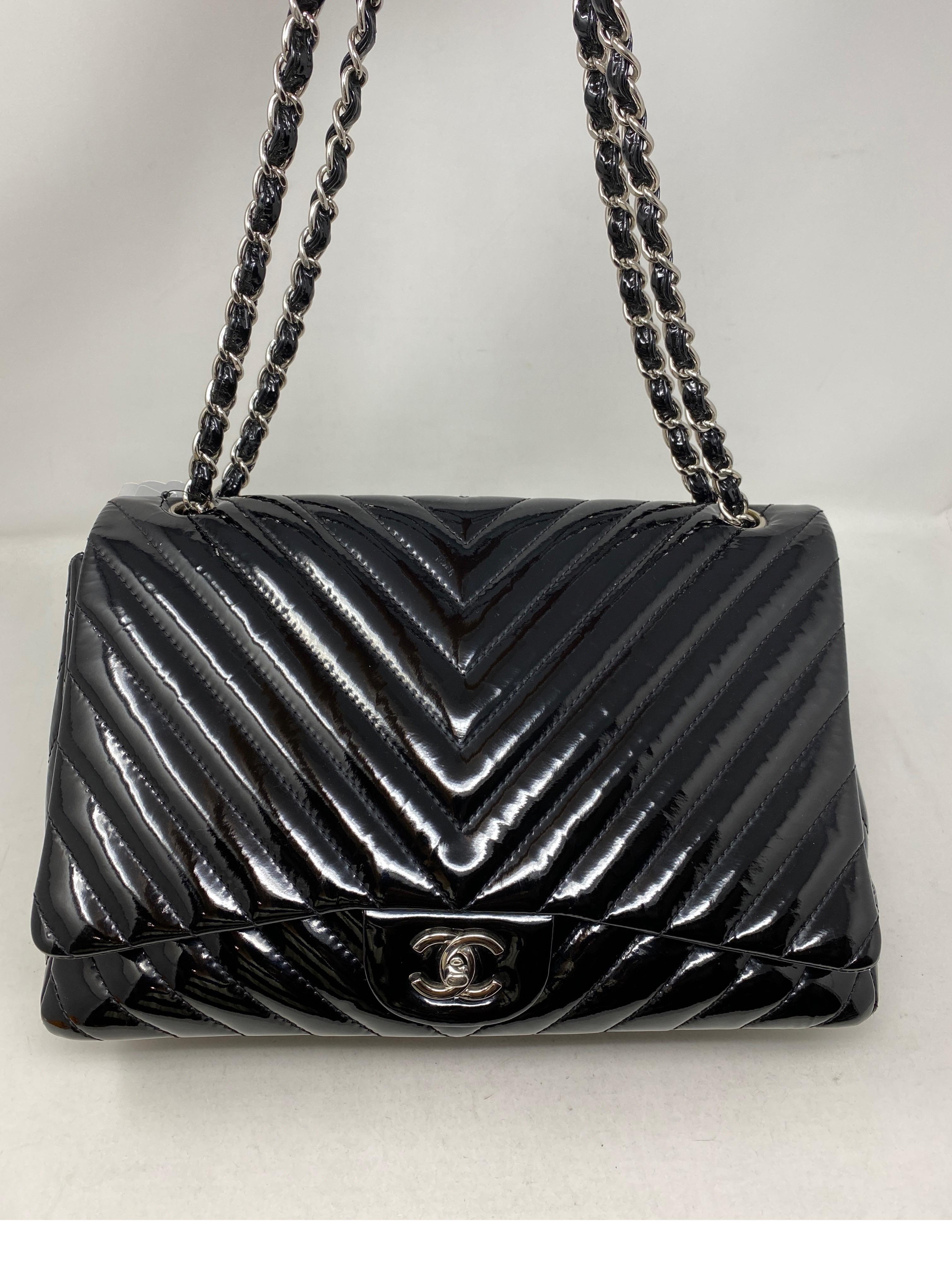 Chanel Black Jumbo Patent Leather Bag In Good Condition In Athens, GA