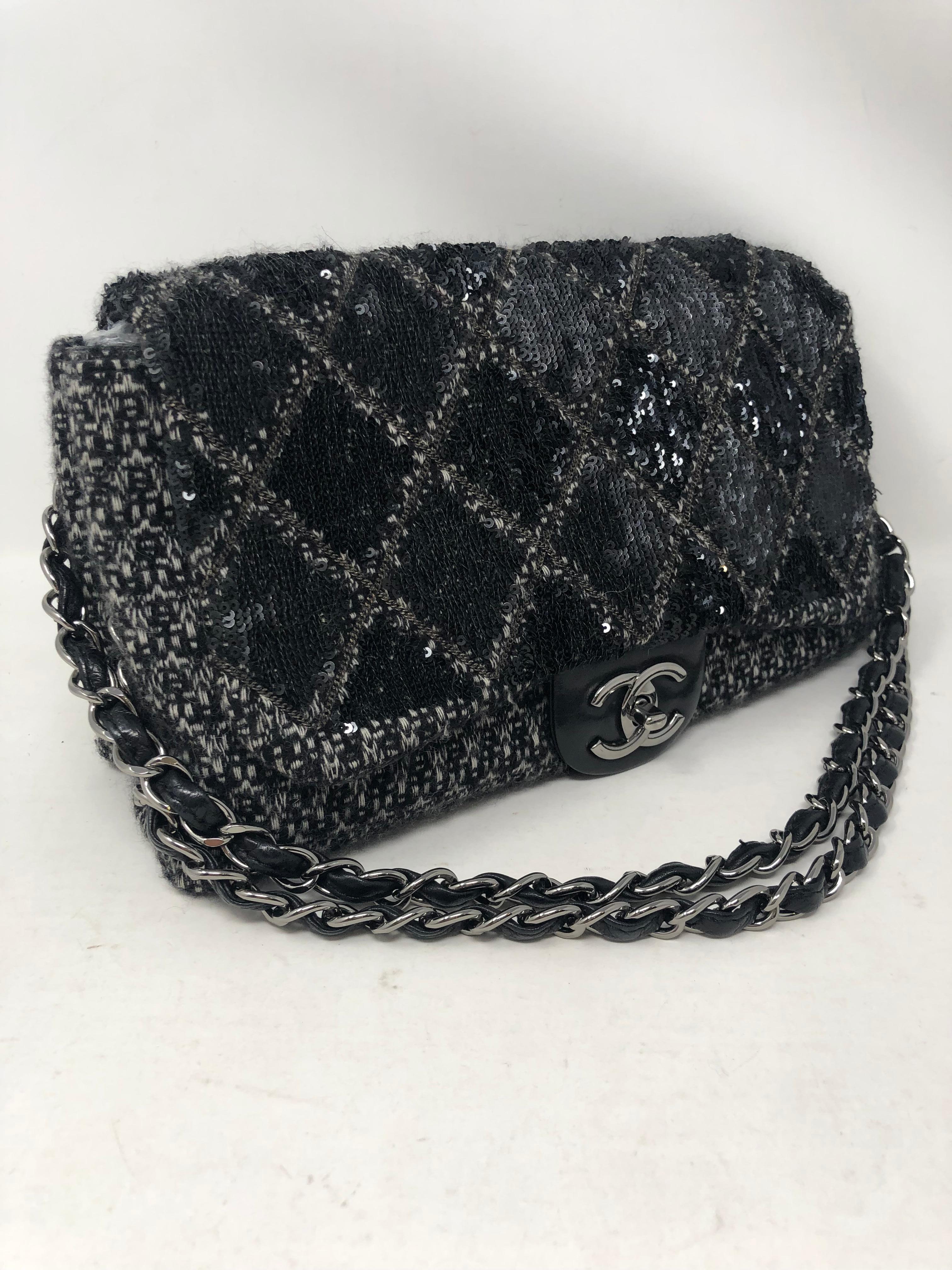 Chanel Black Jumbo Tweed Bag In Excellent Condition In Athens, GA