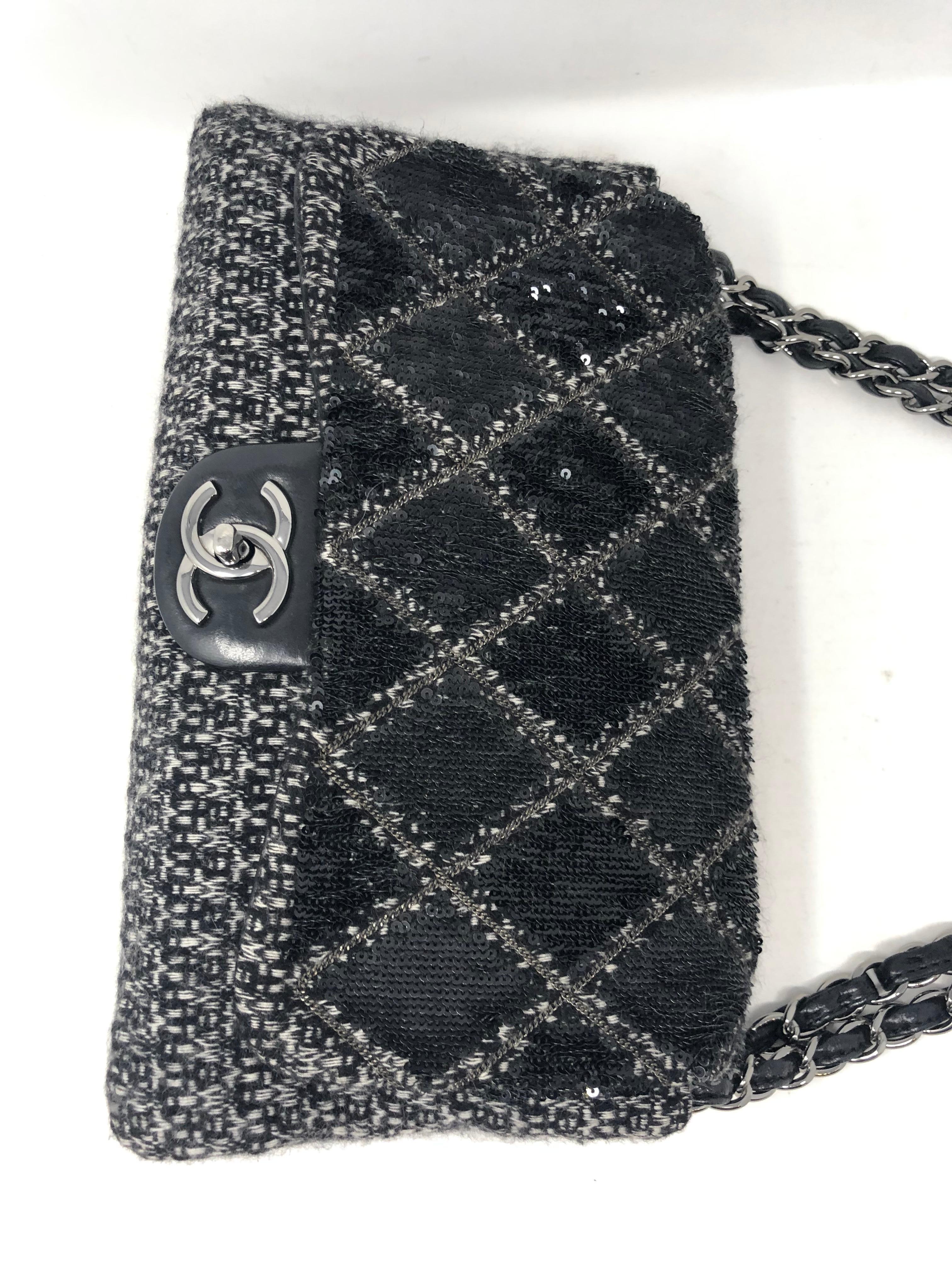 Chanel Black Jumbo Tweed Bag 3