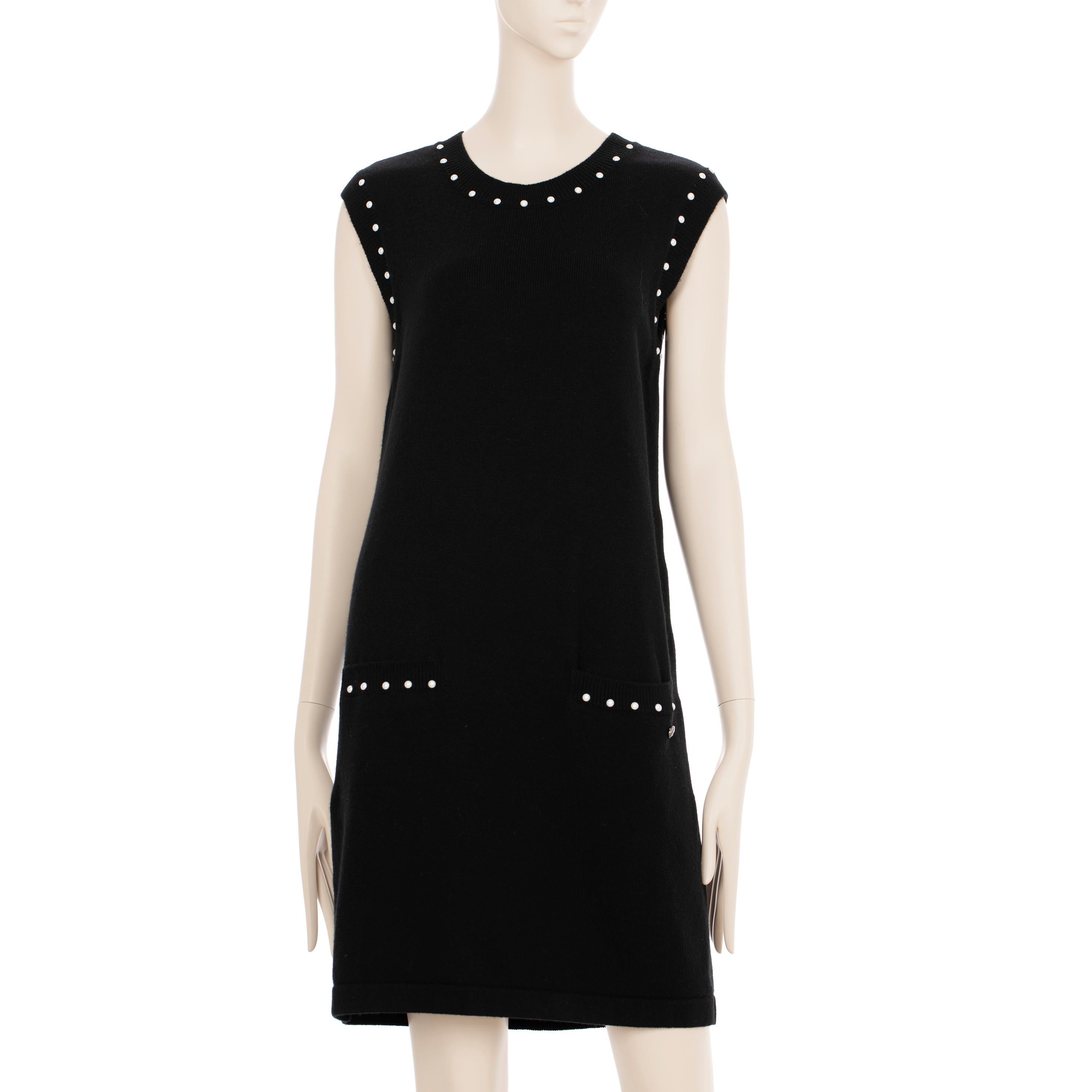 Chanel Black Knit Dress With Faux Pearl Details 40 FR For Sale 5