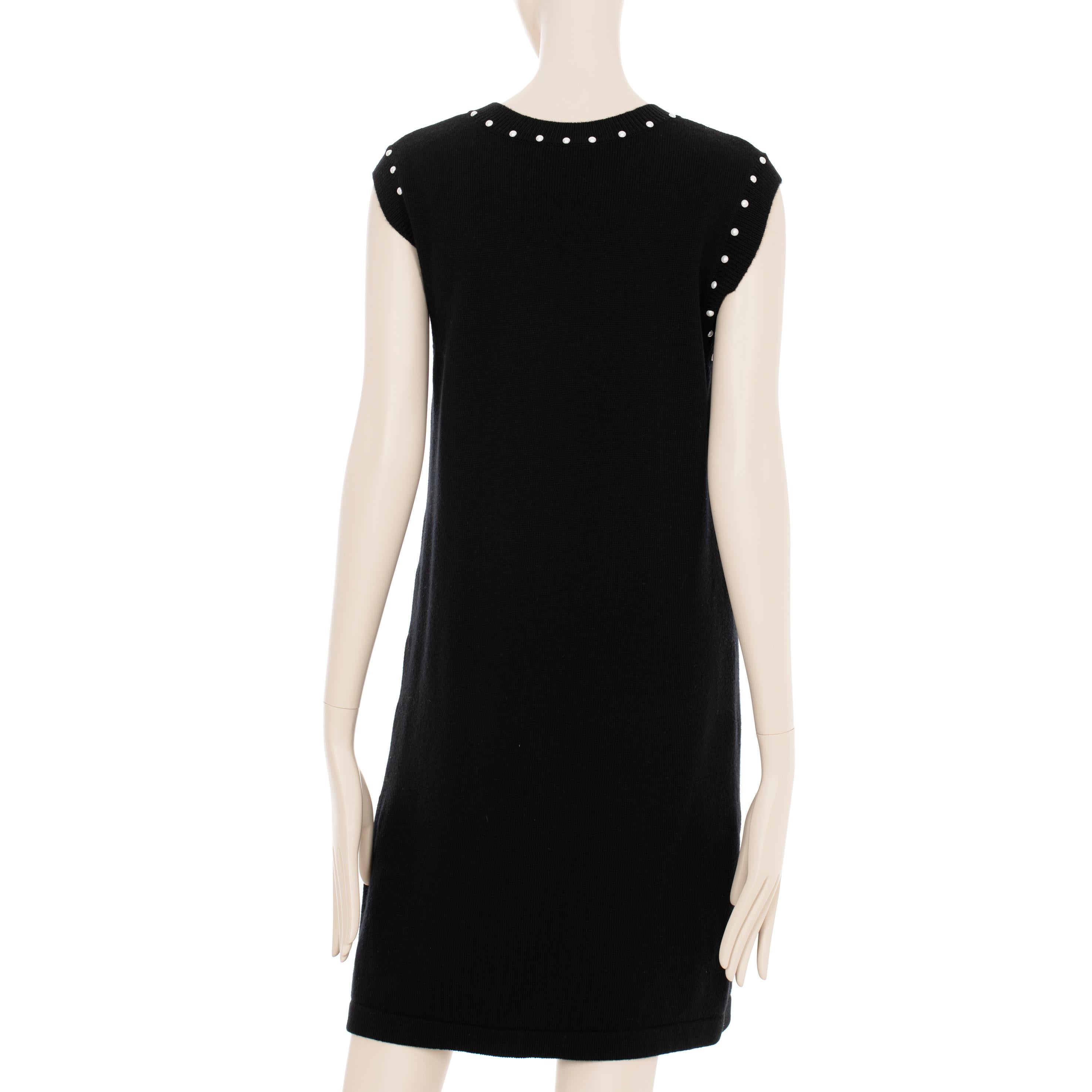 Chanel Black Knit Dress With Faux Pearl Details 40 FR For Sale 3
