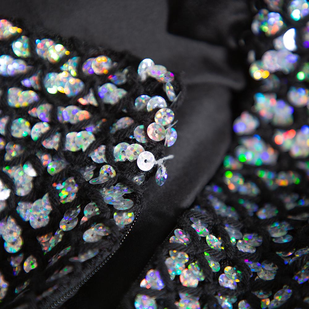 Chanel Black Knit Sequin Embellished Skirt M In Good Condition In Dubai, Al Qouz 2