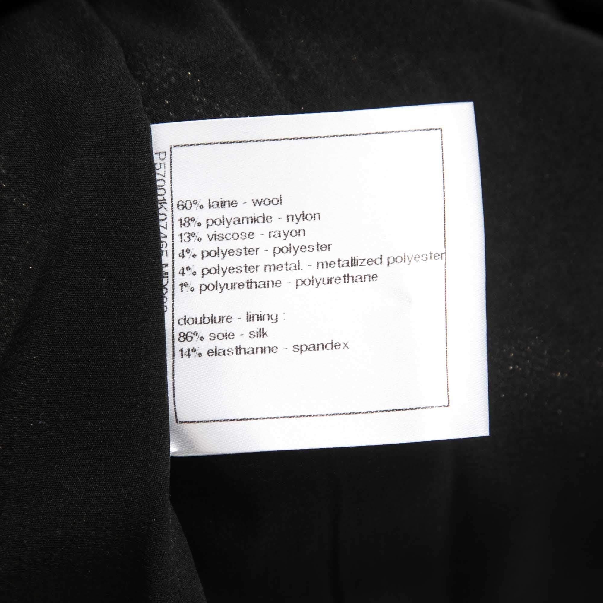 Pull brodé de sequins noirs Chanel  Pour femmes en vente