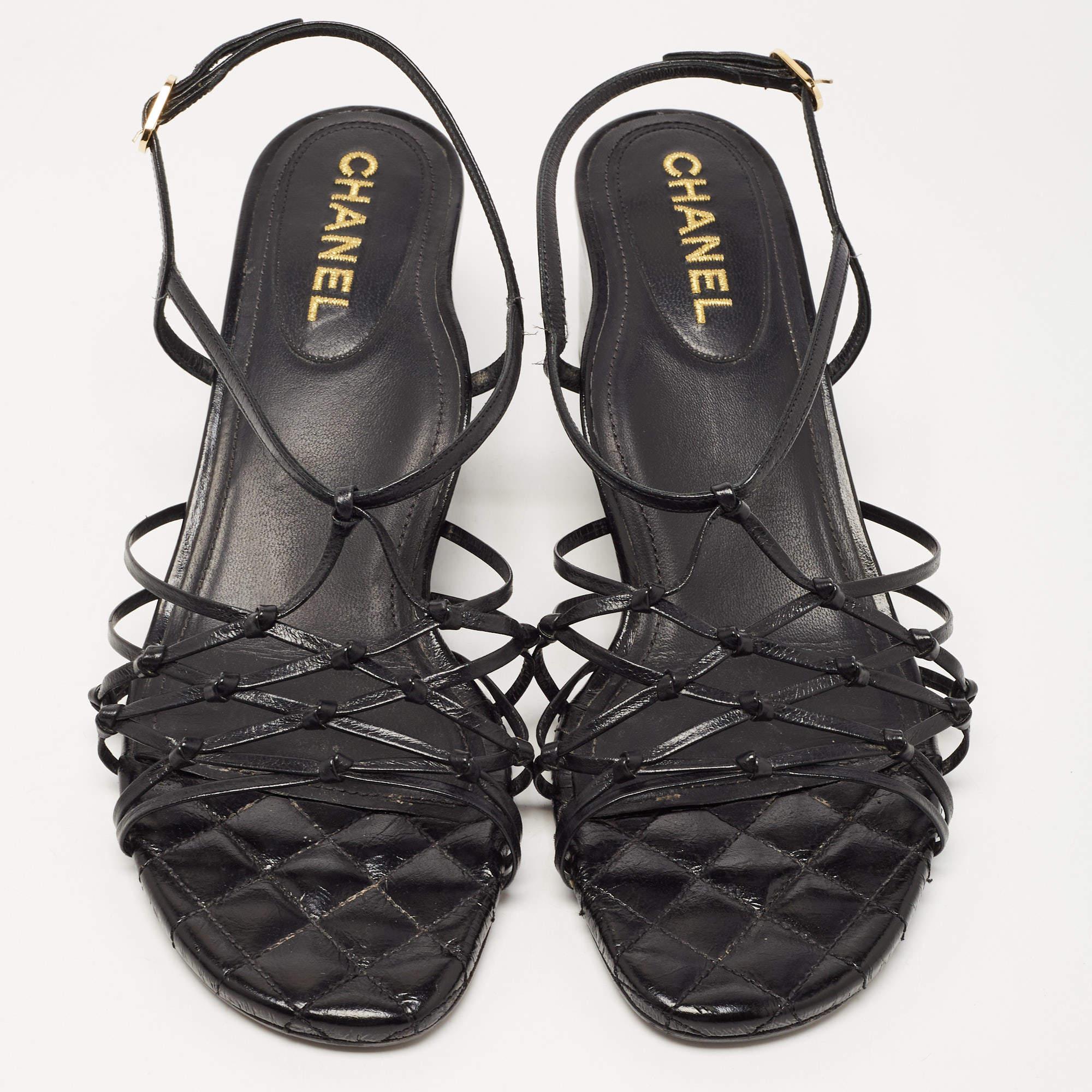 These sandals will offer you both luxury and comfort. Made from quality materials, they come in a versatile shade and are equipped with comfortable insoles.

Includes: Original Dustbag
