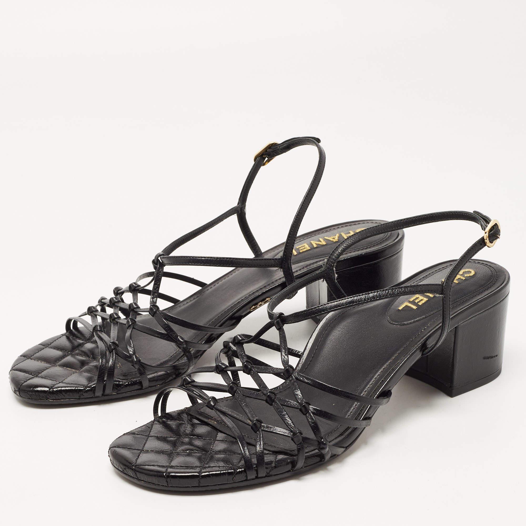 Chanel Black Knotted Leather Strappy Sandals Size 41 In Good Condition In Dubai, Al Qouz 2