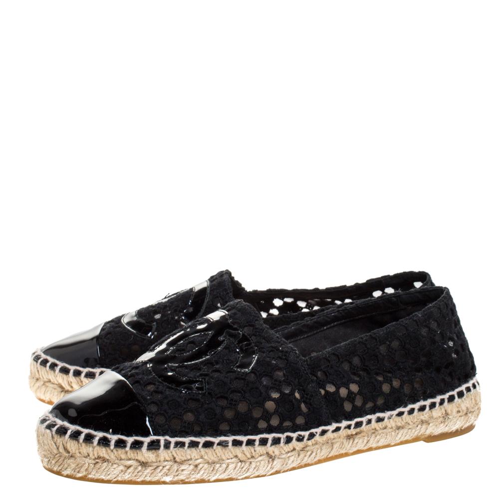 Chanel Black Lace And Patent Leather CC Espadrille Flats Size 37 3