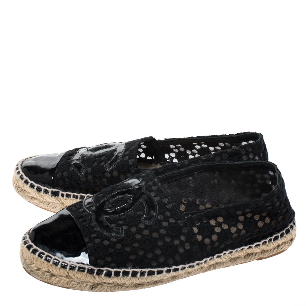 Chanel Black Lace And Patent Leather CC Espadrilles Size 38 2