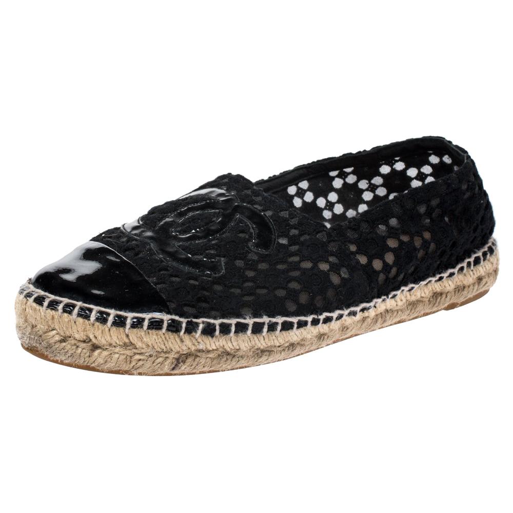 Chanel Black Lace And Patent Leather CC Espadrilles Size 38