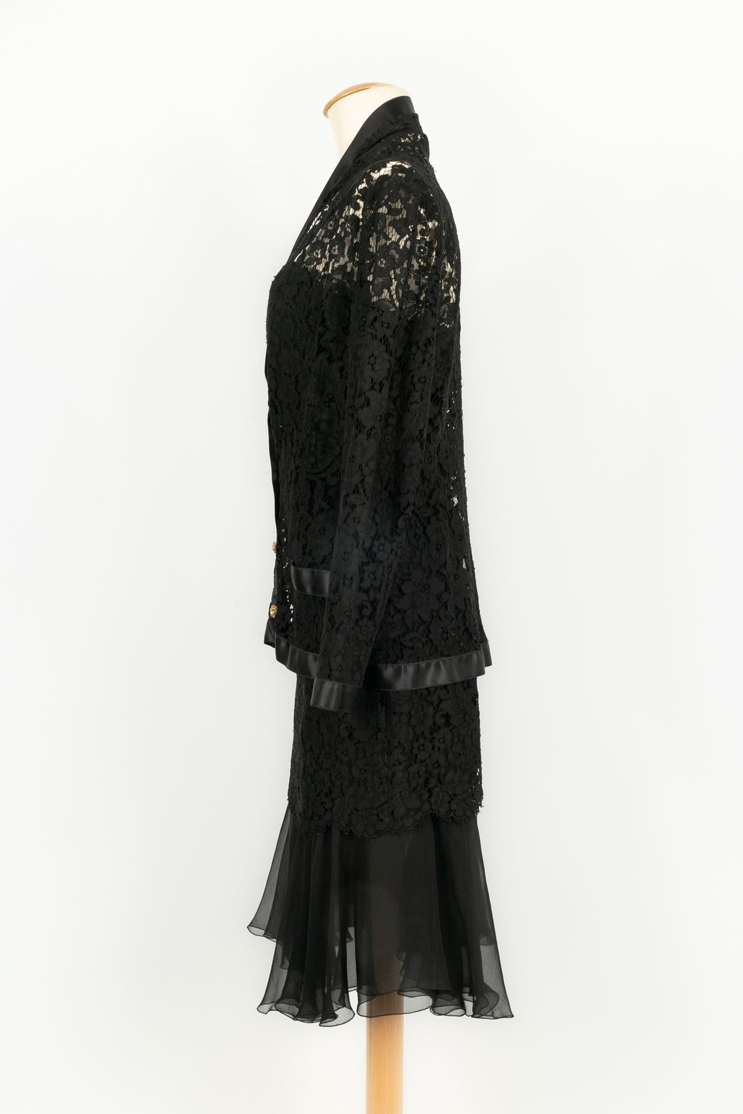 Chanel Black Lace and Silk Set In Excellent Condition For Sale In SAINT-OUEN-SUR-SEINE, FR
