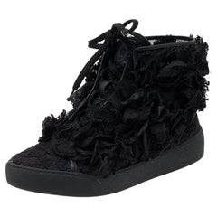 Chanel Schwarz Spitze CC Camellia High Top Turnschuhe Größe 37,5