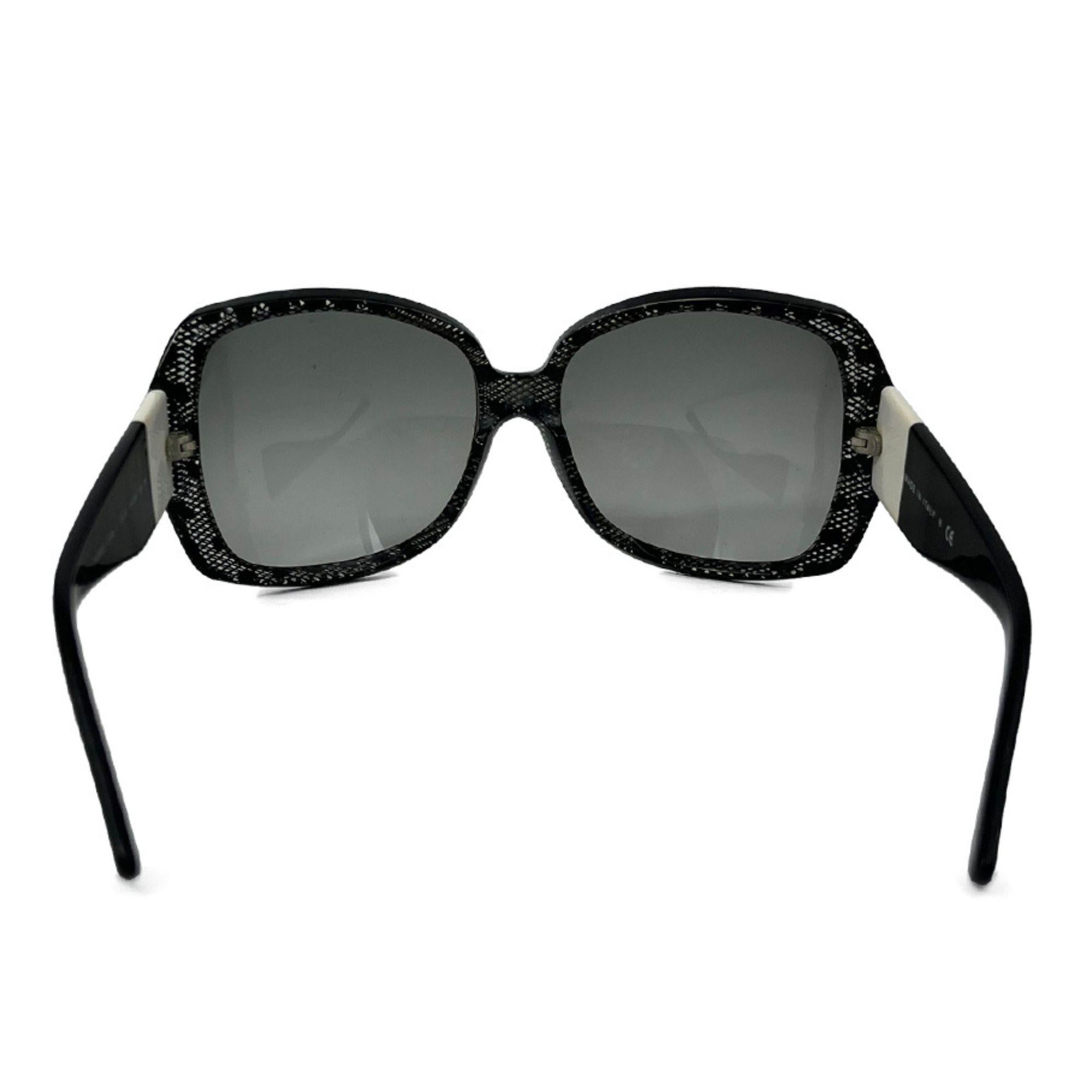 Chanel CC-Sonnenbrille aus schwarzer Spitze im Zustand „Gut“ in Amman, JO
