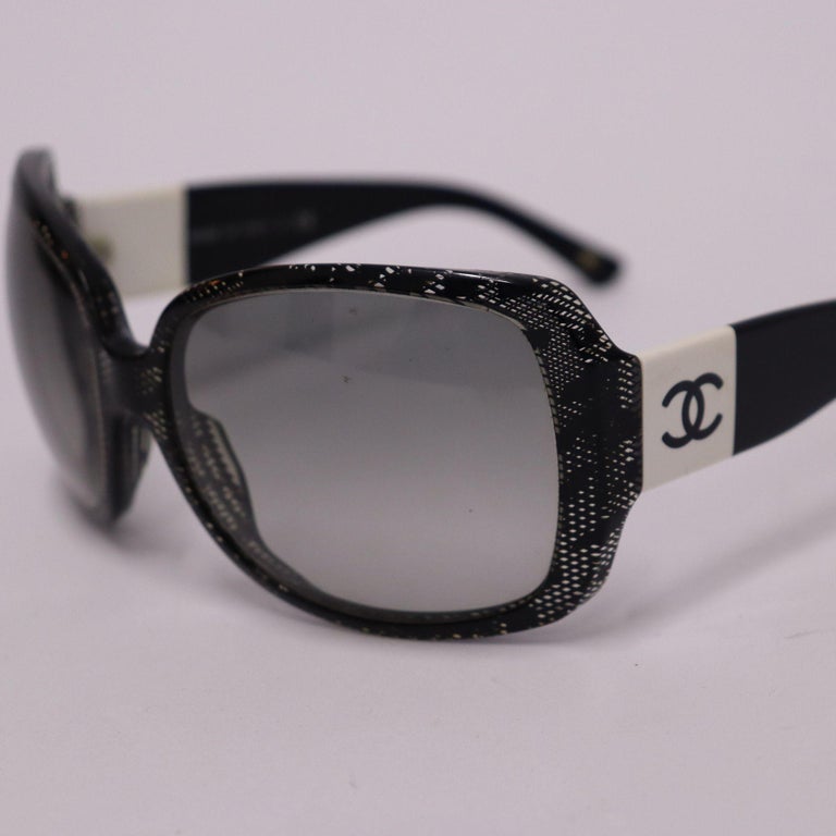 Chanel Black Lace CC Sunglasses at 1stDibs | chanel  display picture 3