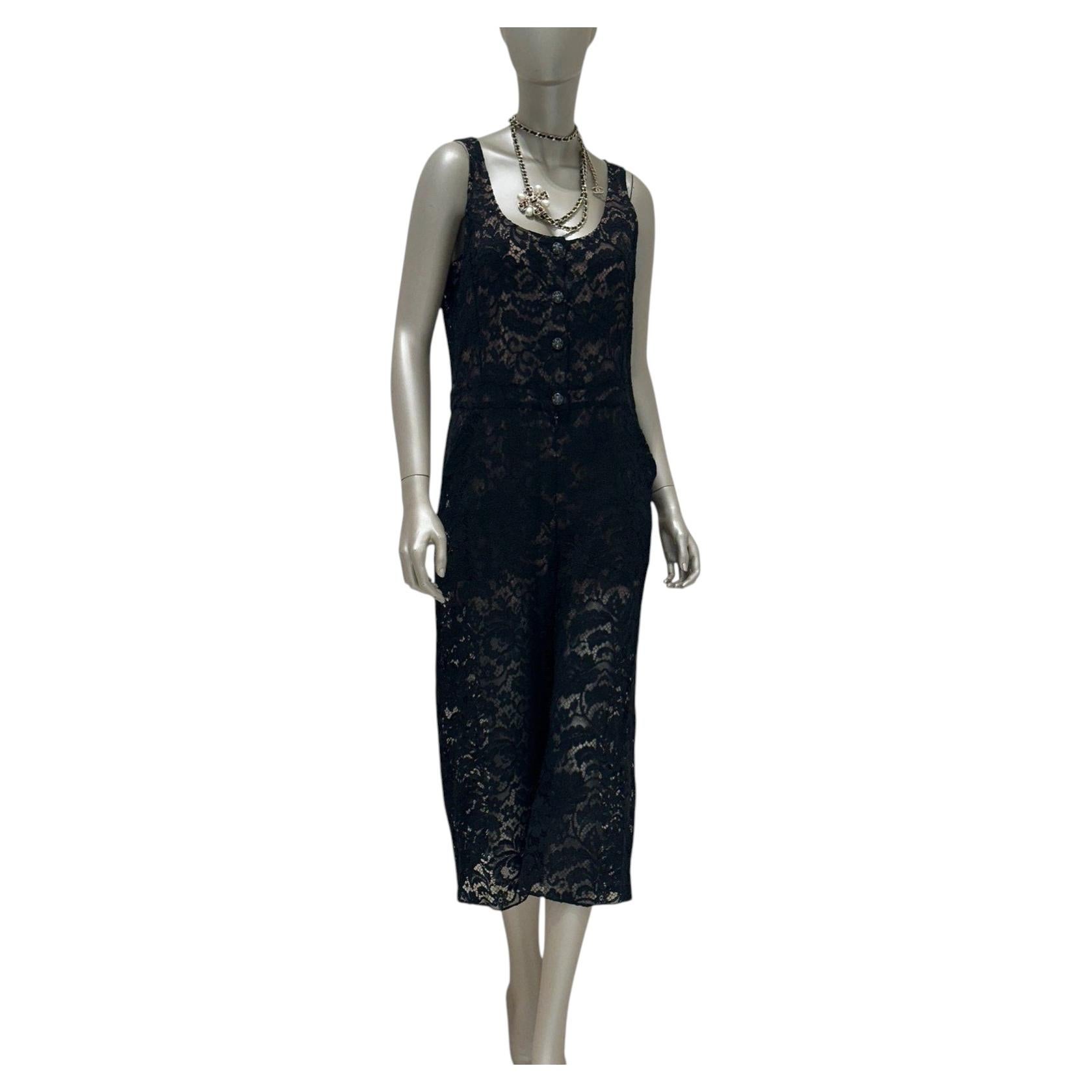 Mono de noche de encaje negro de Chanel - Talla 44