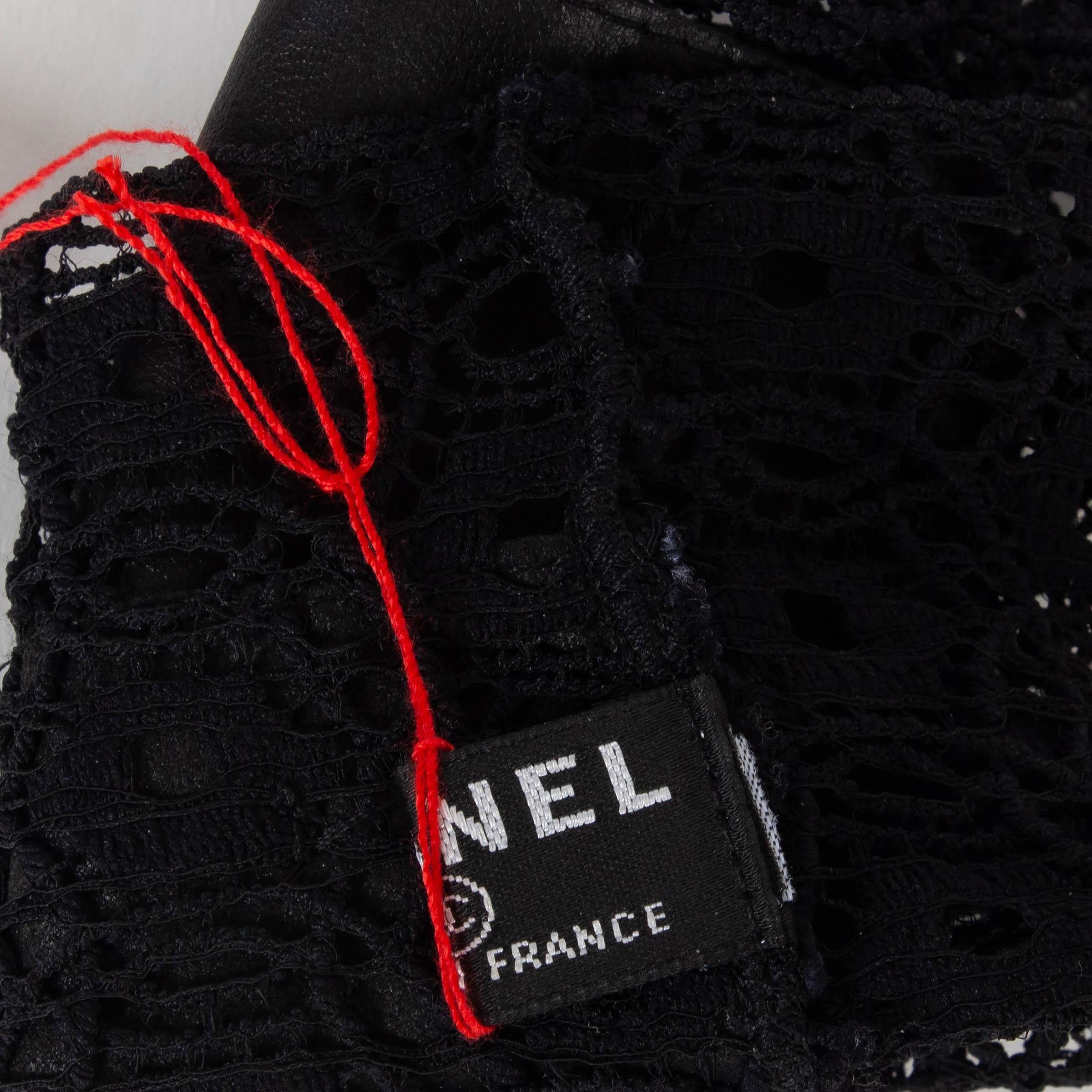 CHANEL Gants FINGERLESS noirs en dentelle et cuir 7,5 en vente 2