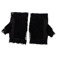 CHANEL Gants FINGERLESS noirs en dentelle et cuir 7,5