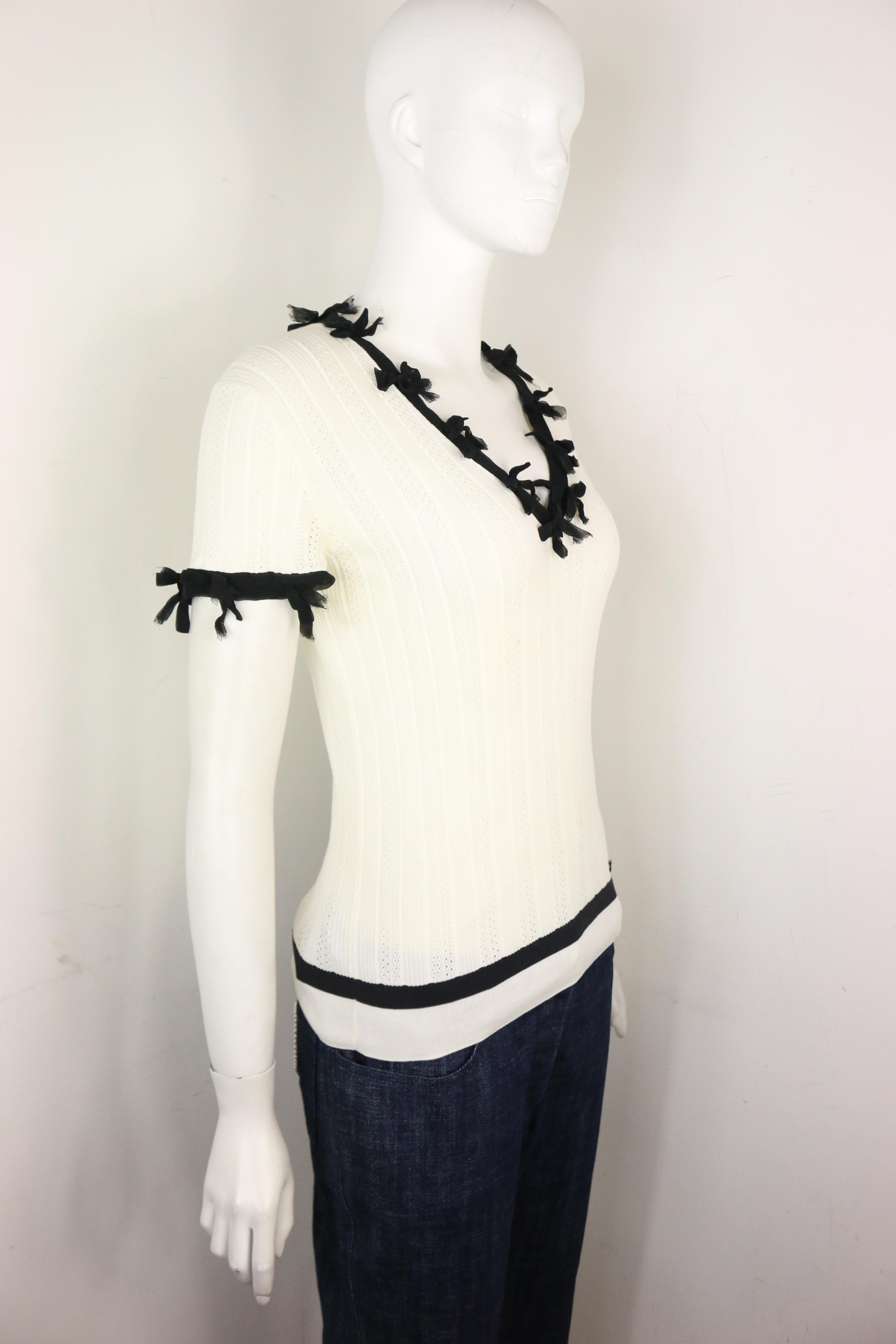 Beige Chanel Black Lace Ribbon Trimmed White Cotton V-Neck Top For Sale