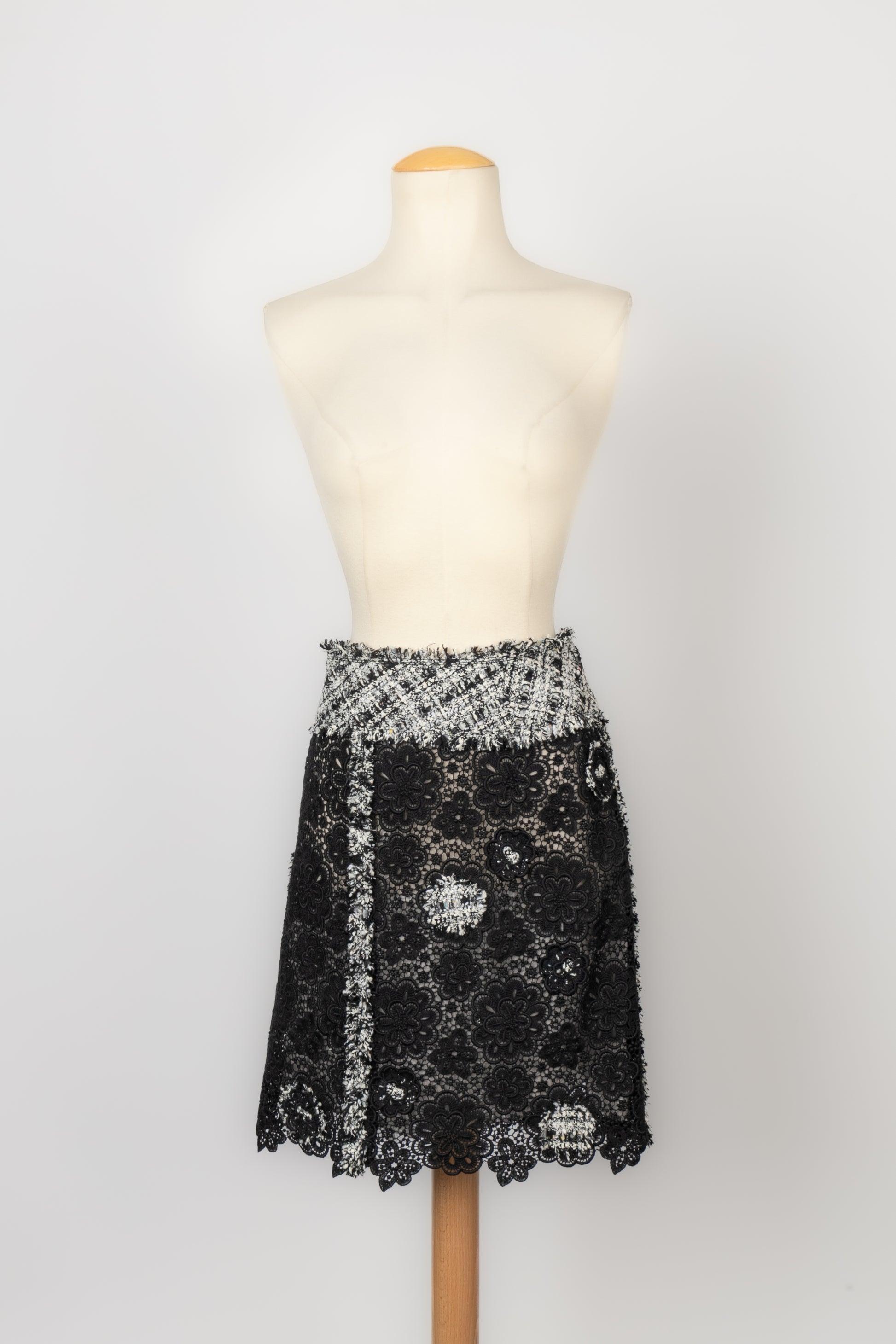 Chanel Black Lace Set Edged with Braids, 2004 For Sale 6