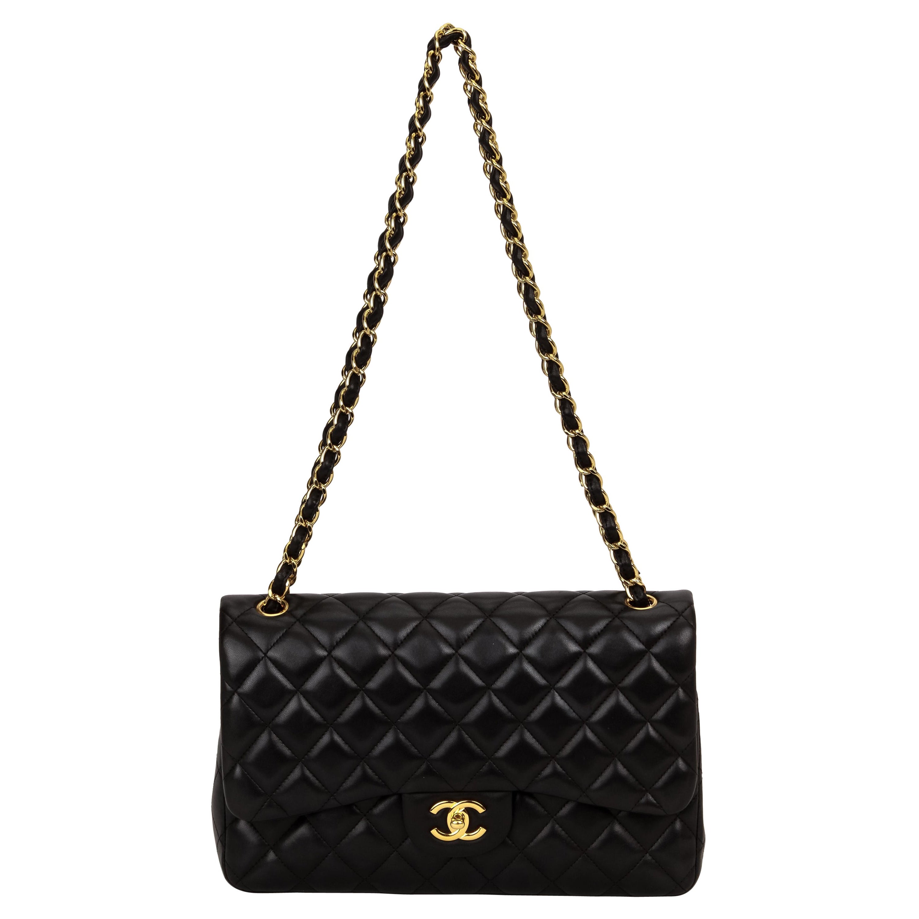 Chanel Schwarze Jumbo-Doppelklappen-Tasche aus Lammfell im Angebot