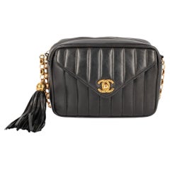 Sac à main en cuir d
agneau noir de Chanel, années 1990