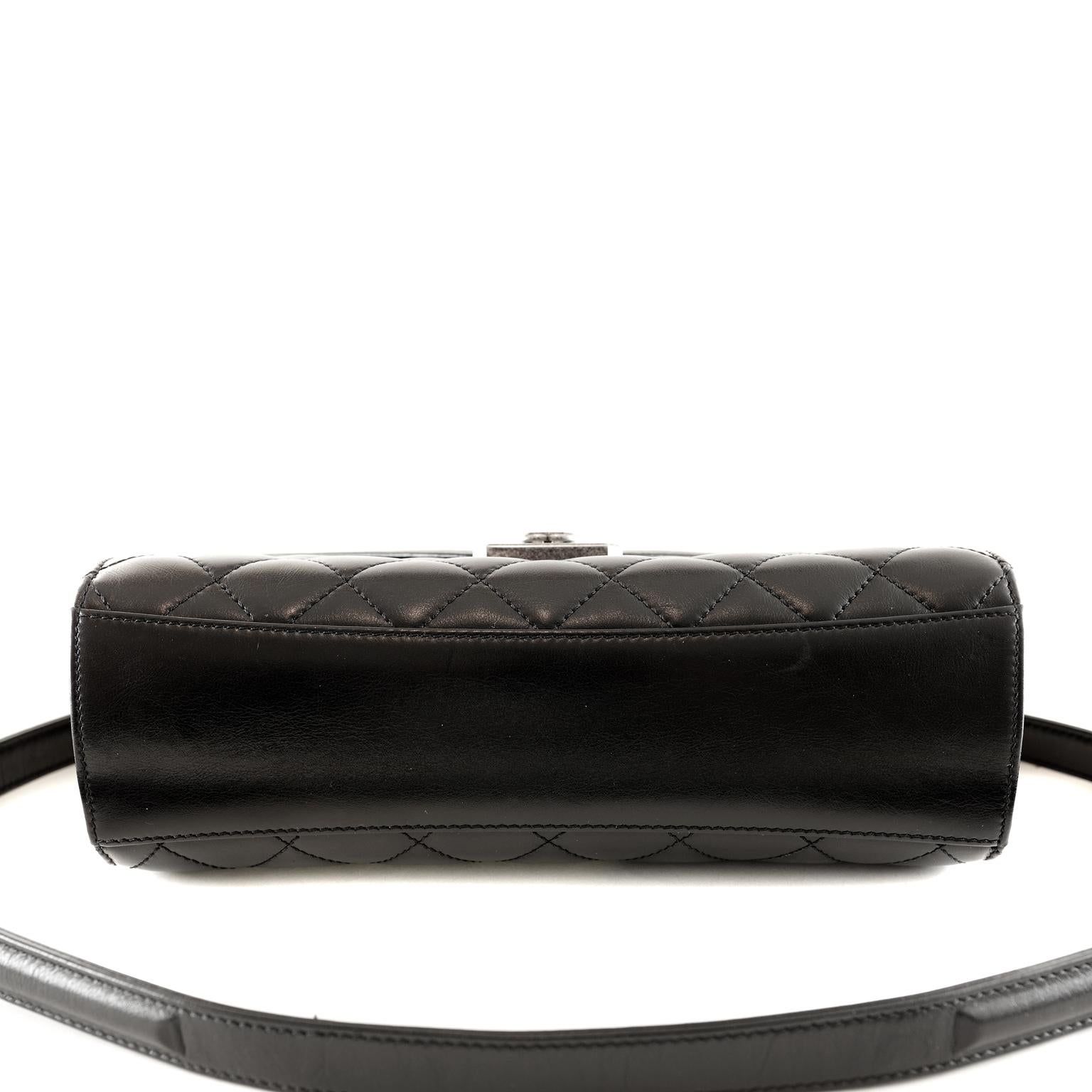 Women's Chanel Black Lambskin Chevron Crossbody Bag