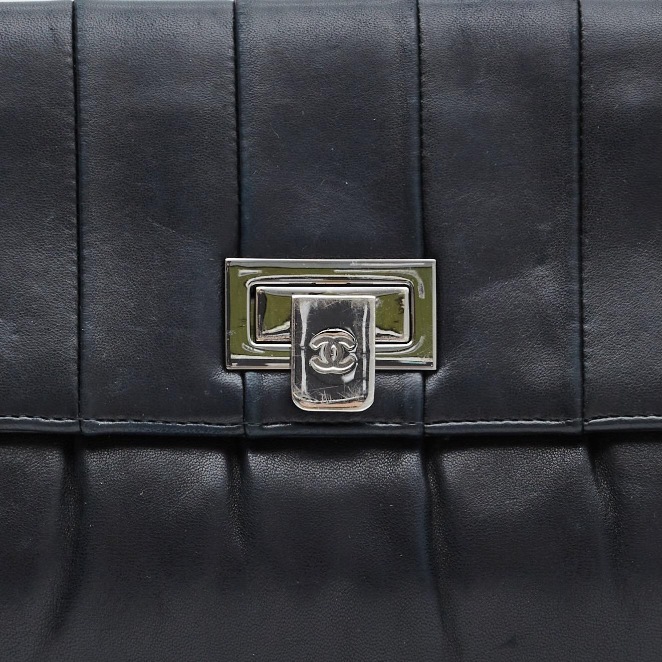 Chanel Black Lambskin Clutch 2002 Fold Clasp For Sale 4