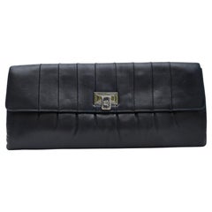 Chanel Pochette in pelle d'agnello nera 2002 Chiusura a libro
