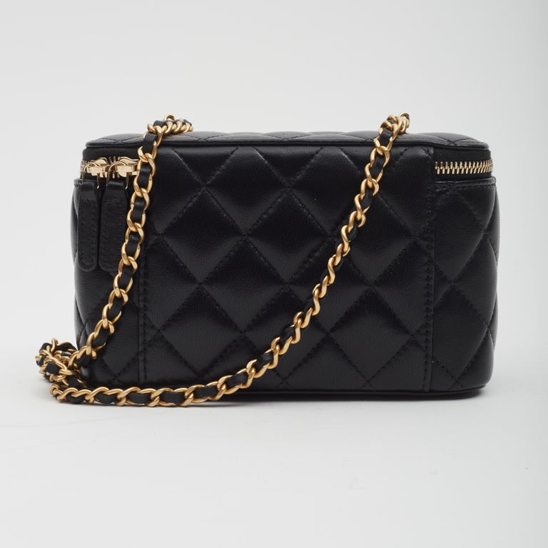 CHANEL Lambskin Quilted CC In Love Heart Waist Belt Bag With Chain