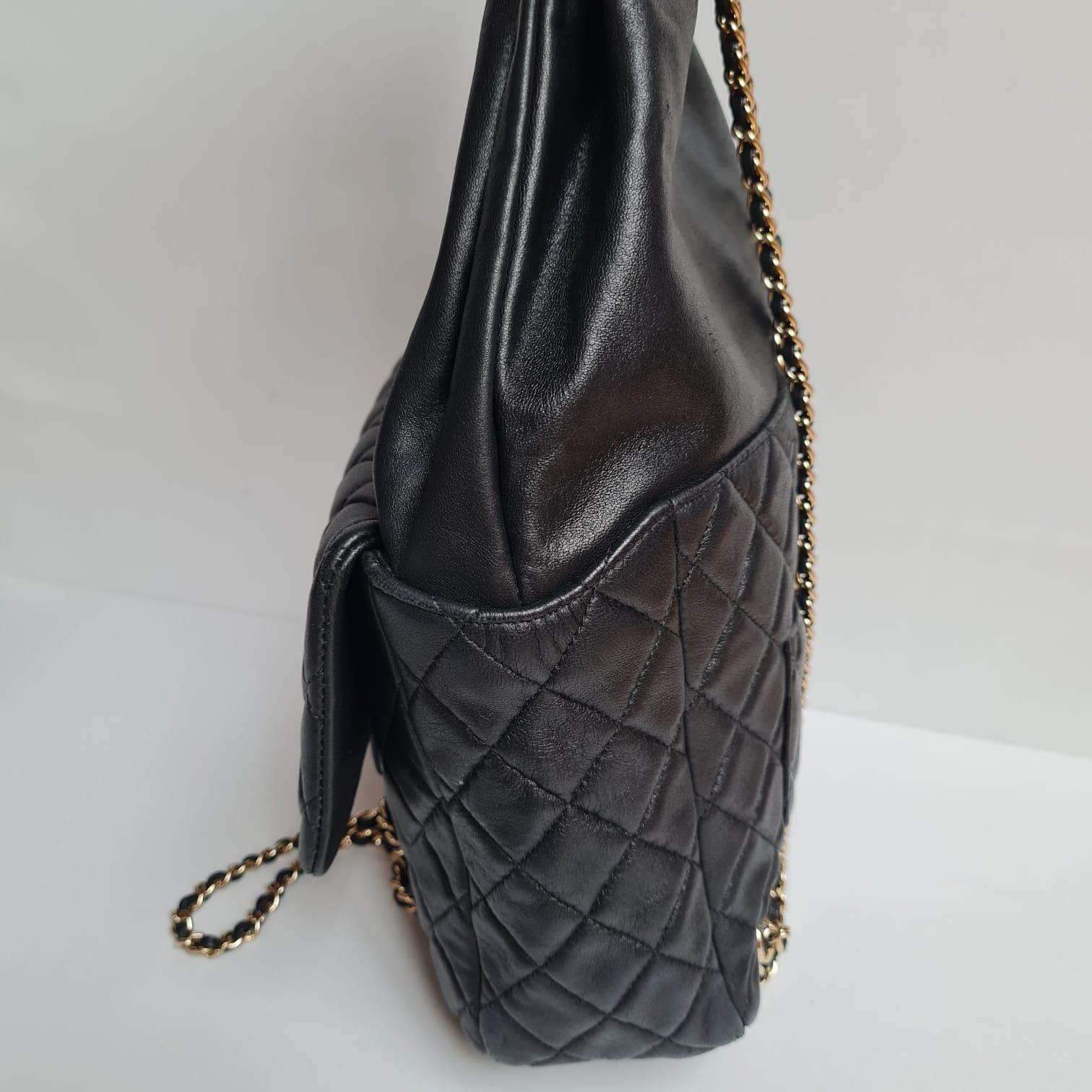 Chanel Black Lambskin Drawstring Backpack In Good Condition For Sale In Jakarta, Daerah Khusus Ibukota Jakarta