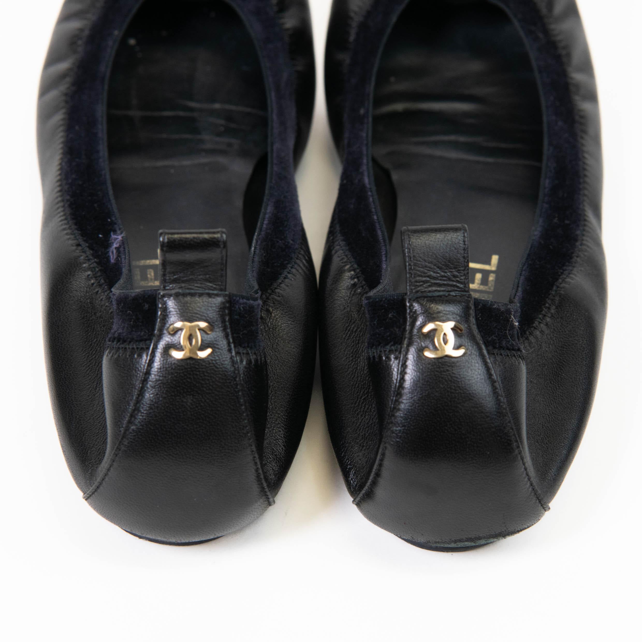 Chanel Black Lambskin Elastic Camellia Ballerina Flats Size 42 3
